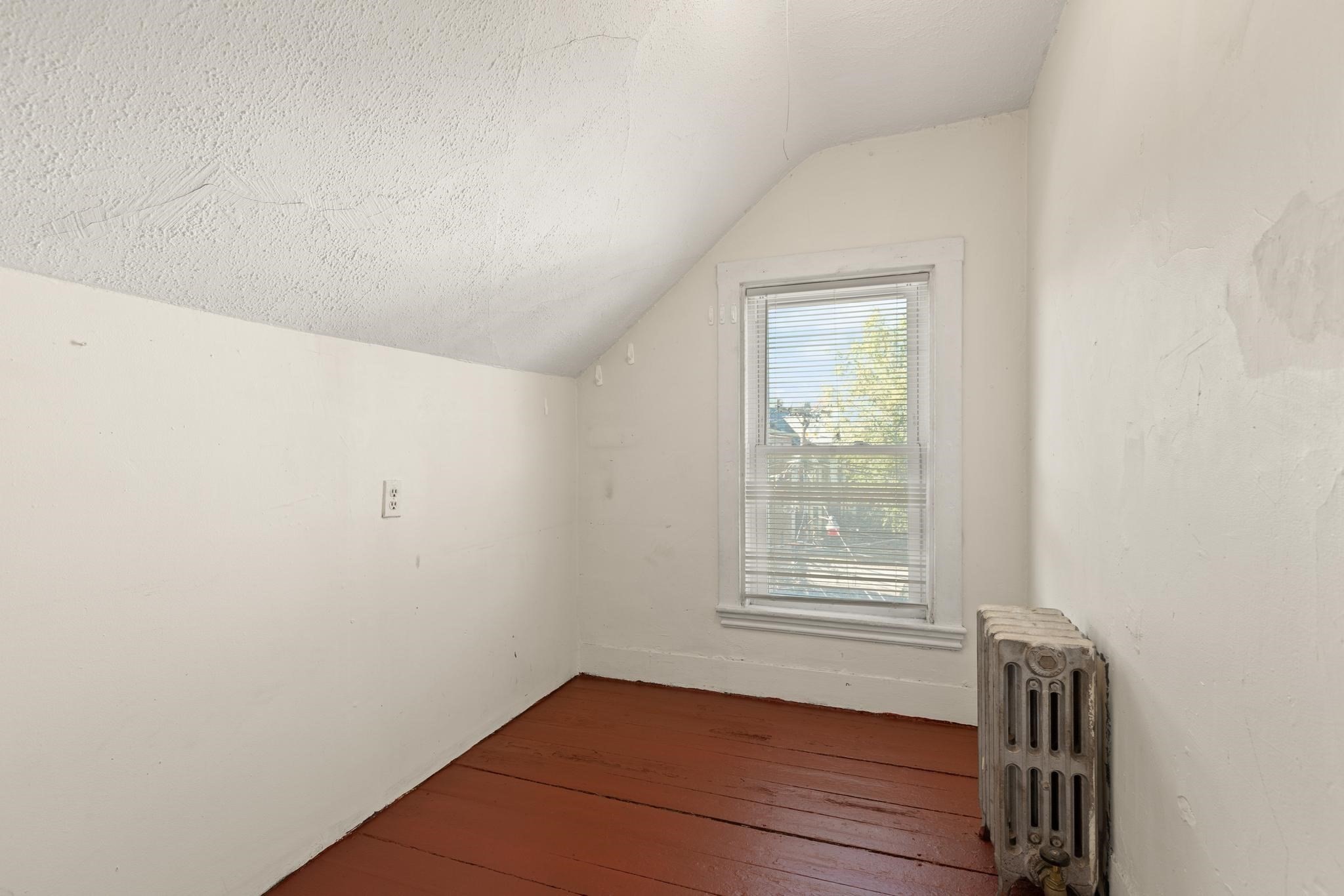 32-34 Linden St Property Photo 15