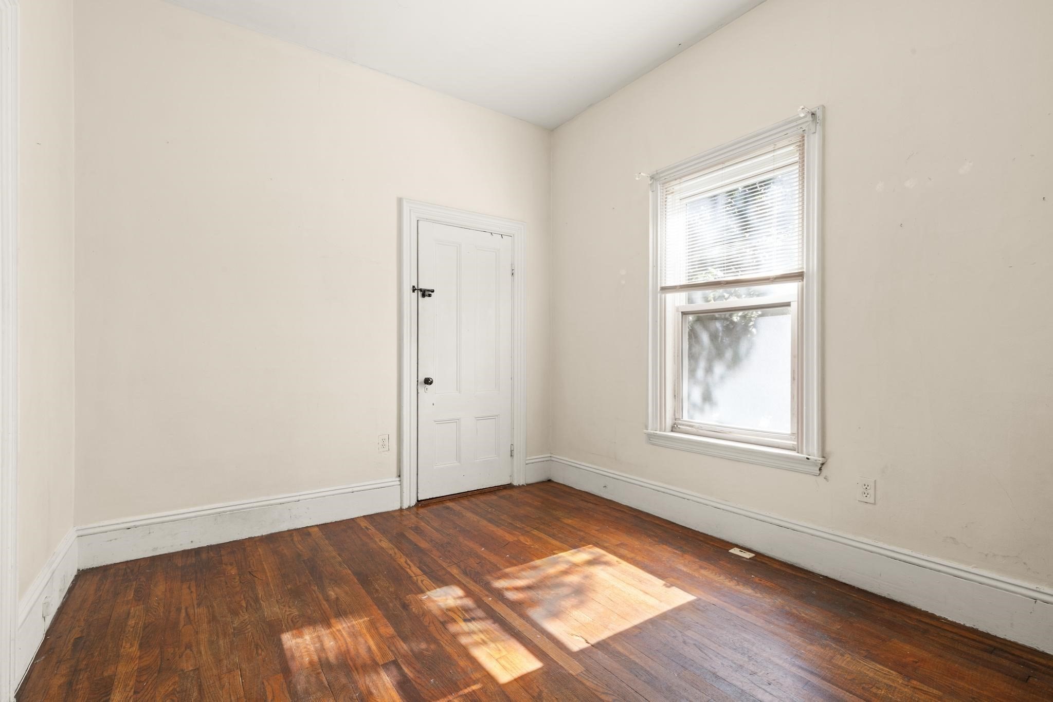 32-34 Linden St Property Photo 24