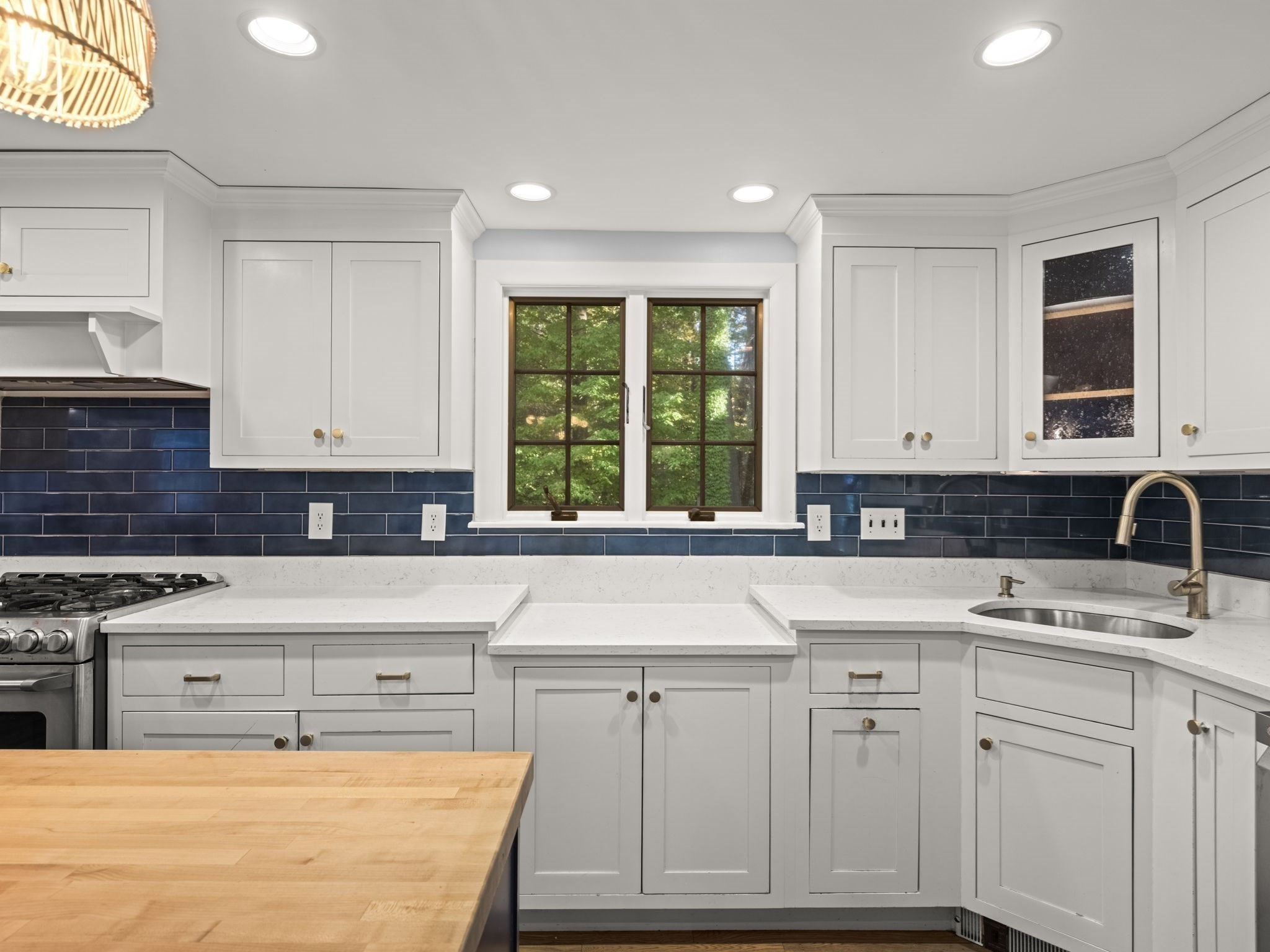 16 Agawam Road Property Photo 3