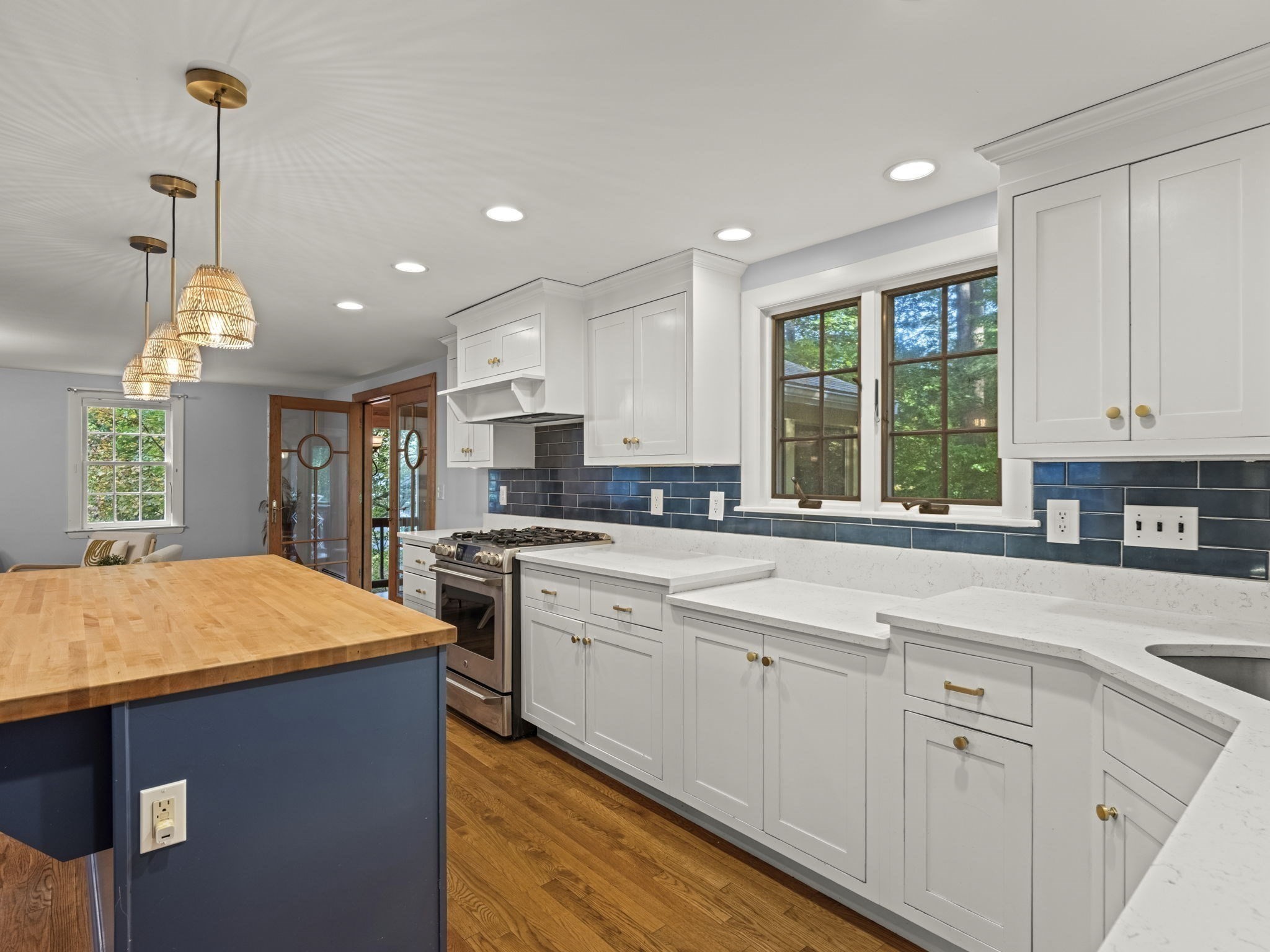 16 Agawam Road Property Photo 5