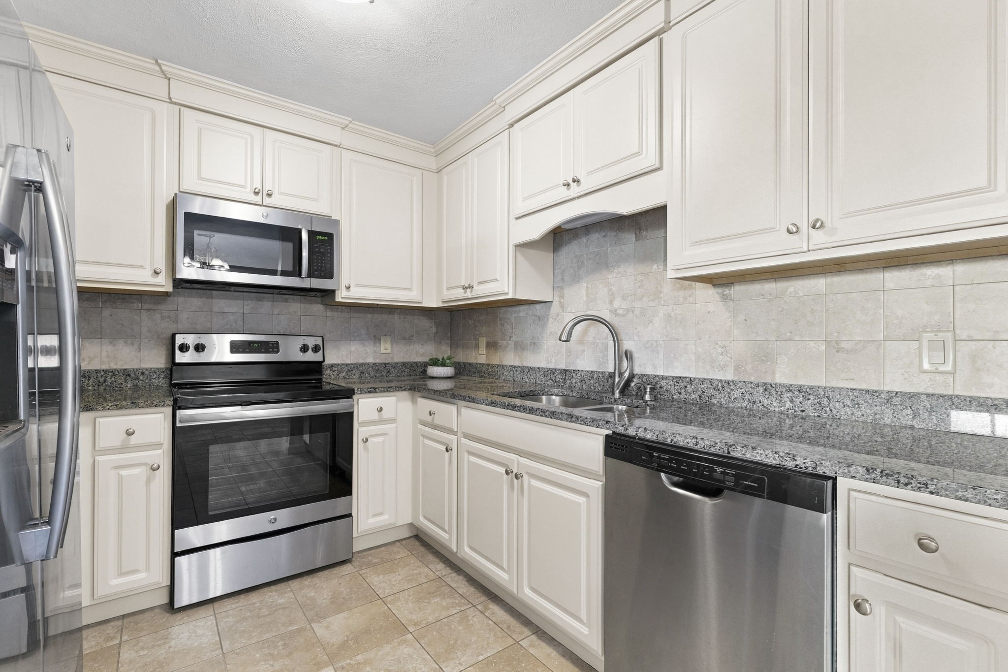 54-64 Broad Reach # 105 Property Photo 5