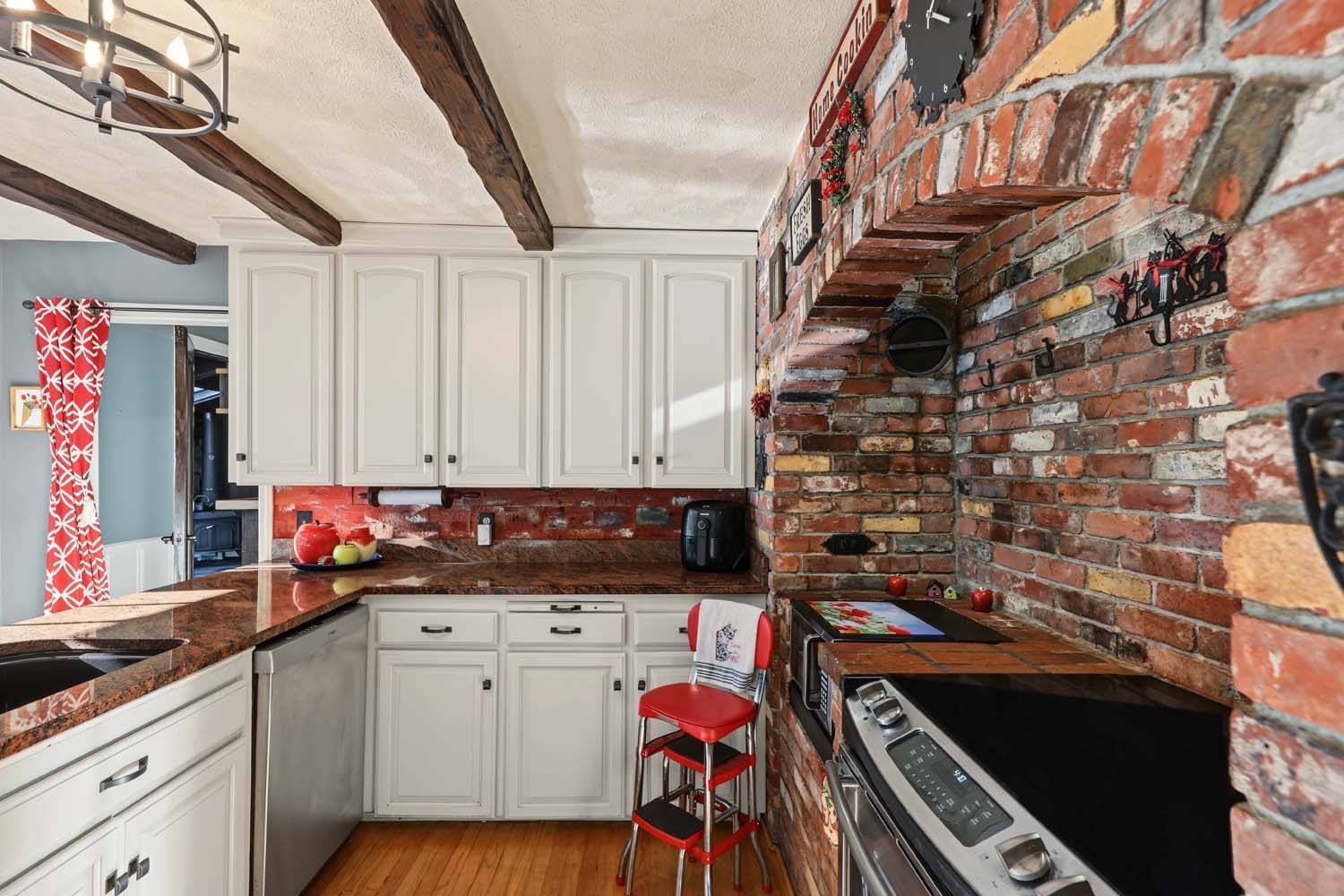 65 Sherman Ave Property Photo 16