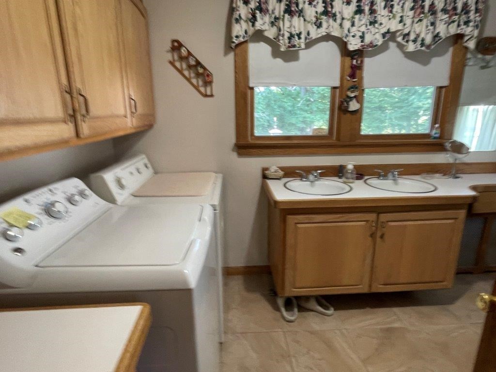 77 Newton Property Photo 14
