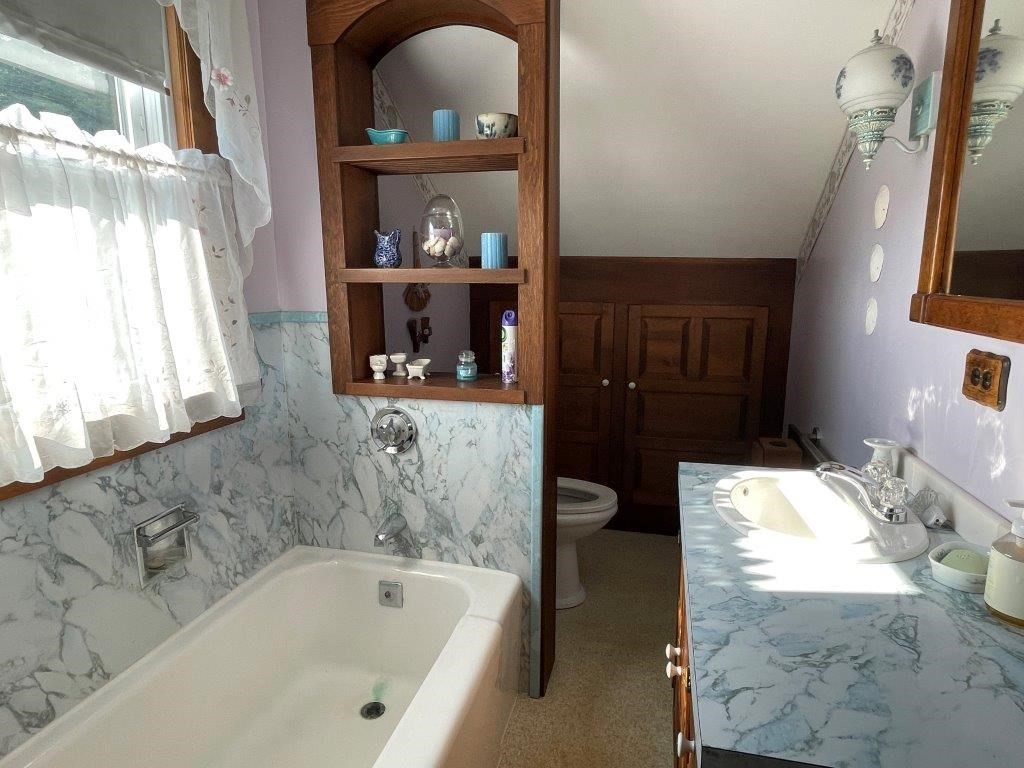 77 Newton Property Photo 18