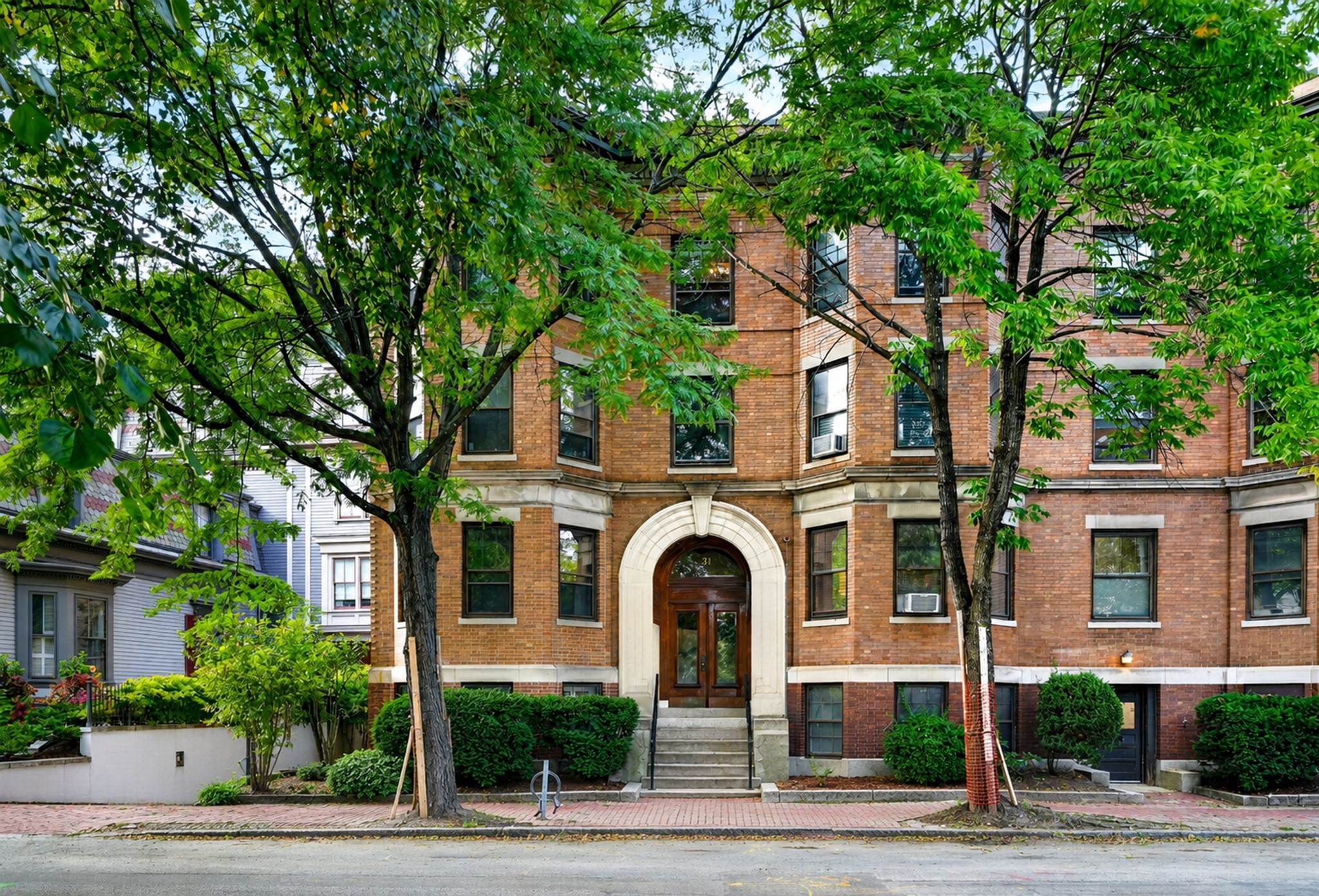 31 Linnaean St # 2 Property Photo 4