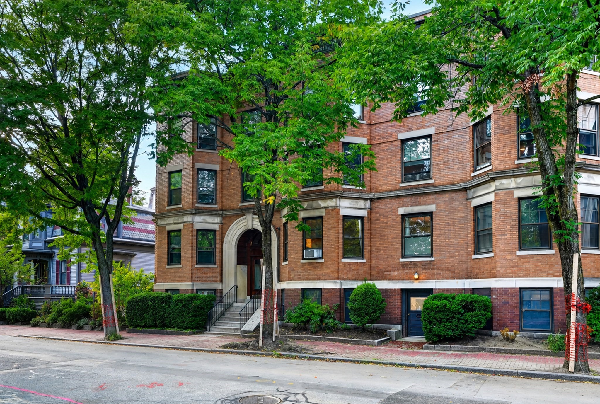 31 Linnaean St # 2 Property Photo 6