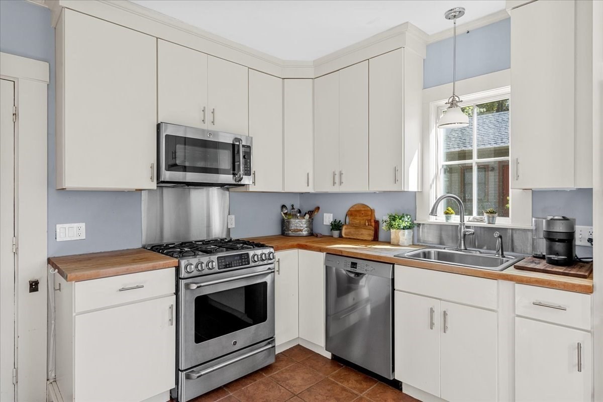 87 Rockland Place Property Photo 11