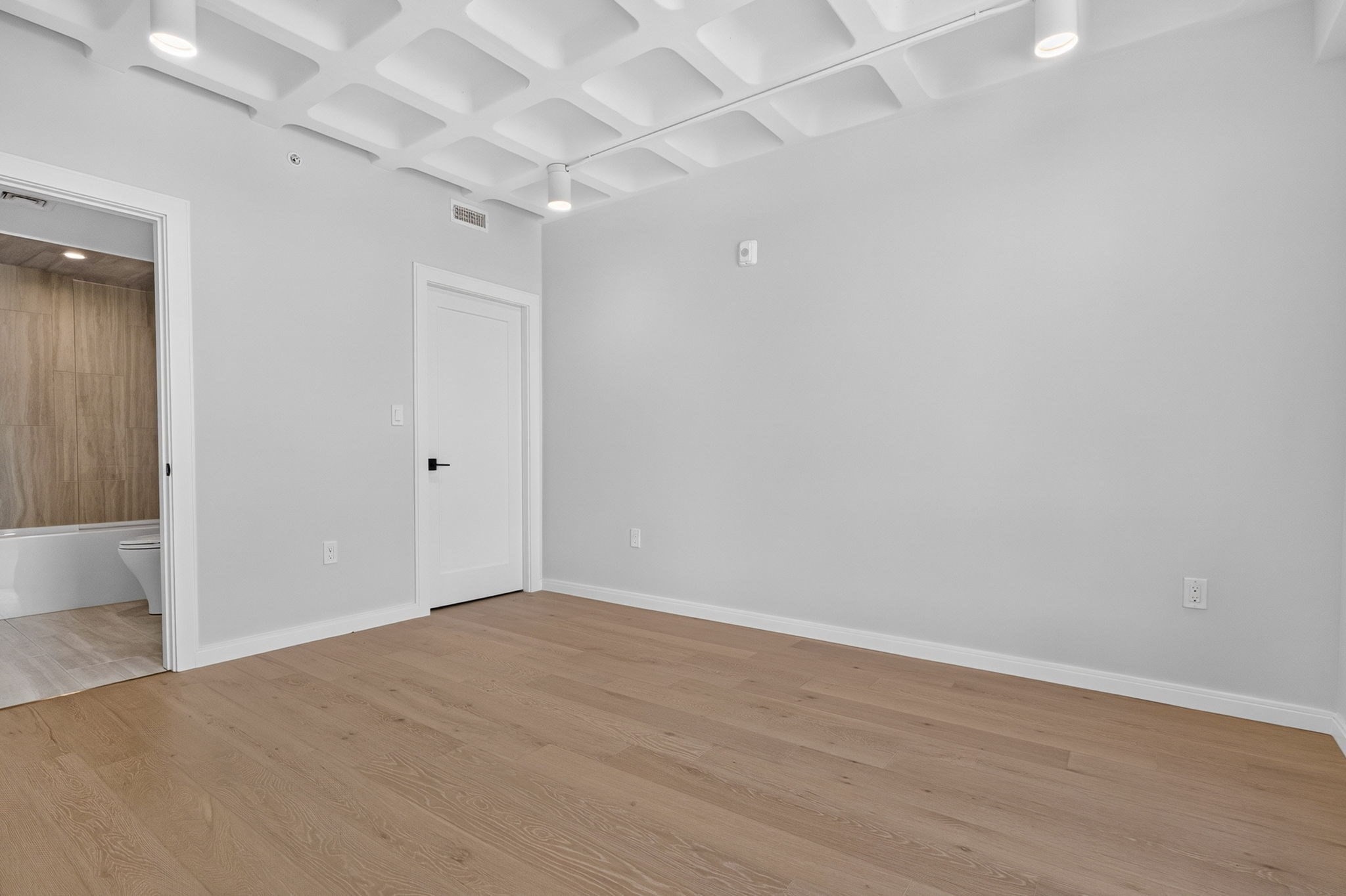 125 Lowell Street # 603 Property Photo 13