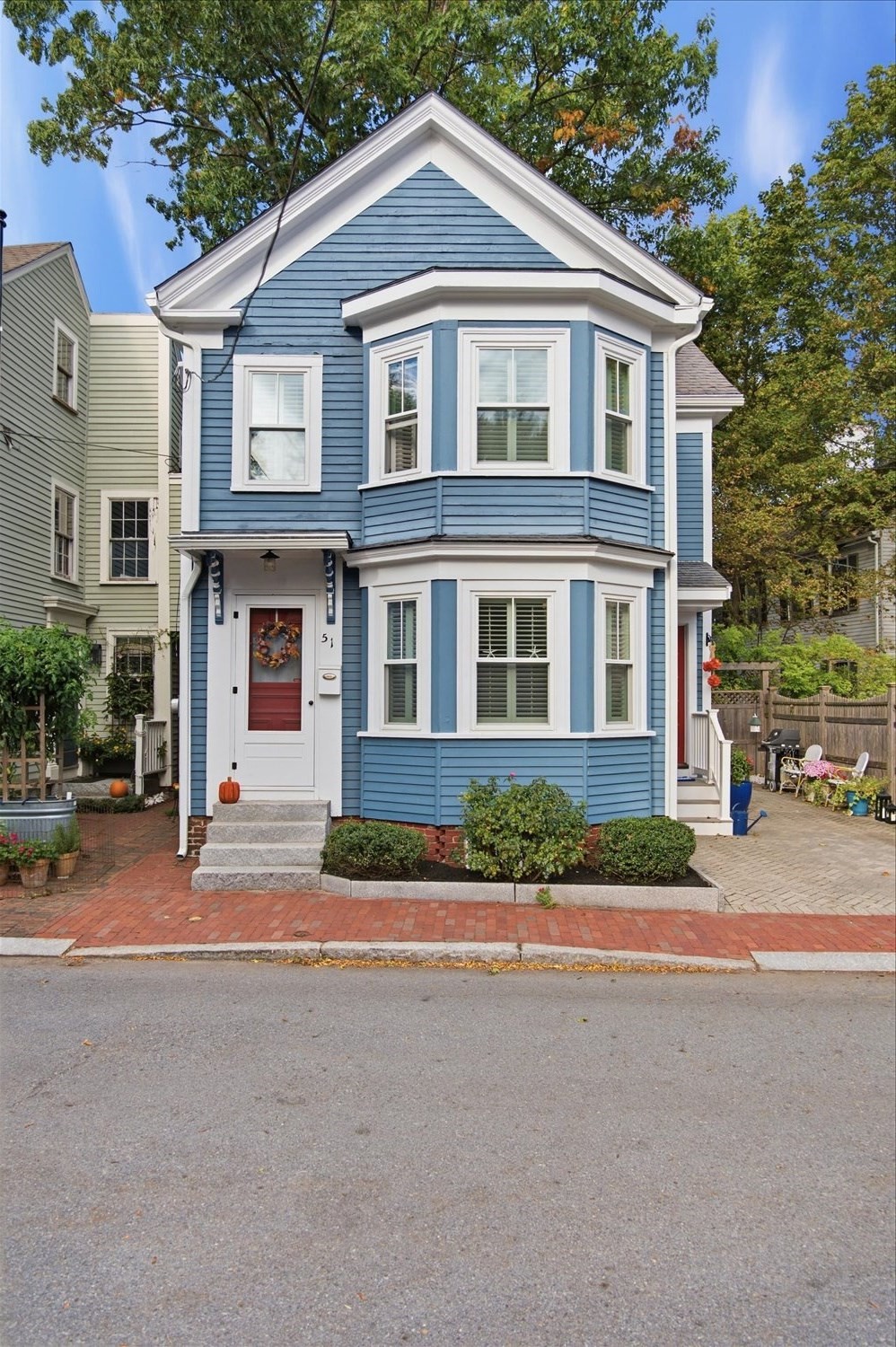 51 Temple Street Property Photo 2