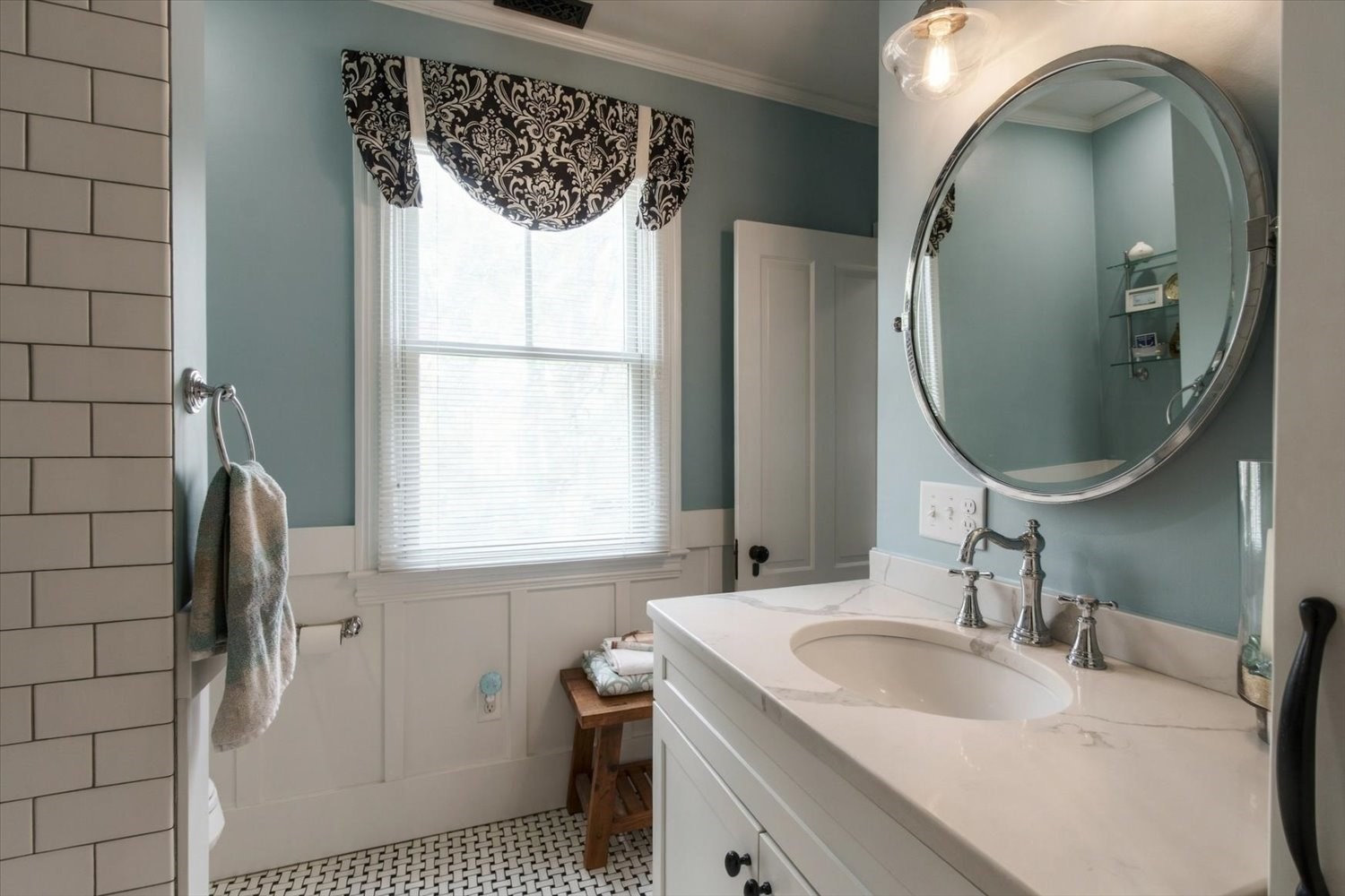 51 Temple Street Property Photo 10