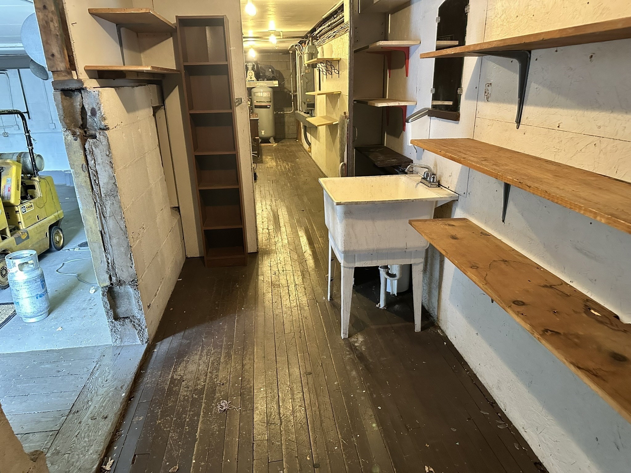 1777 S Main St Property Photo 13