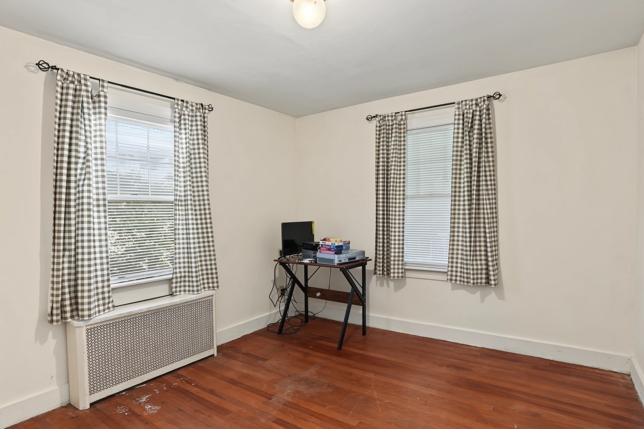 675 Burncoat Street Property Photo 10