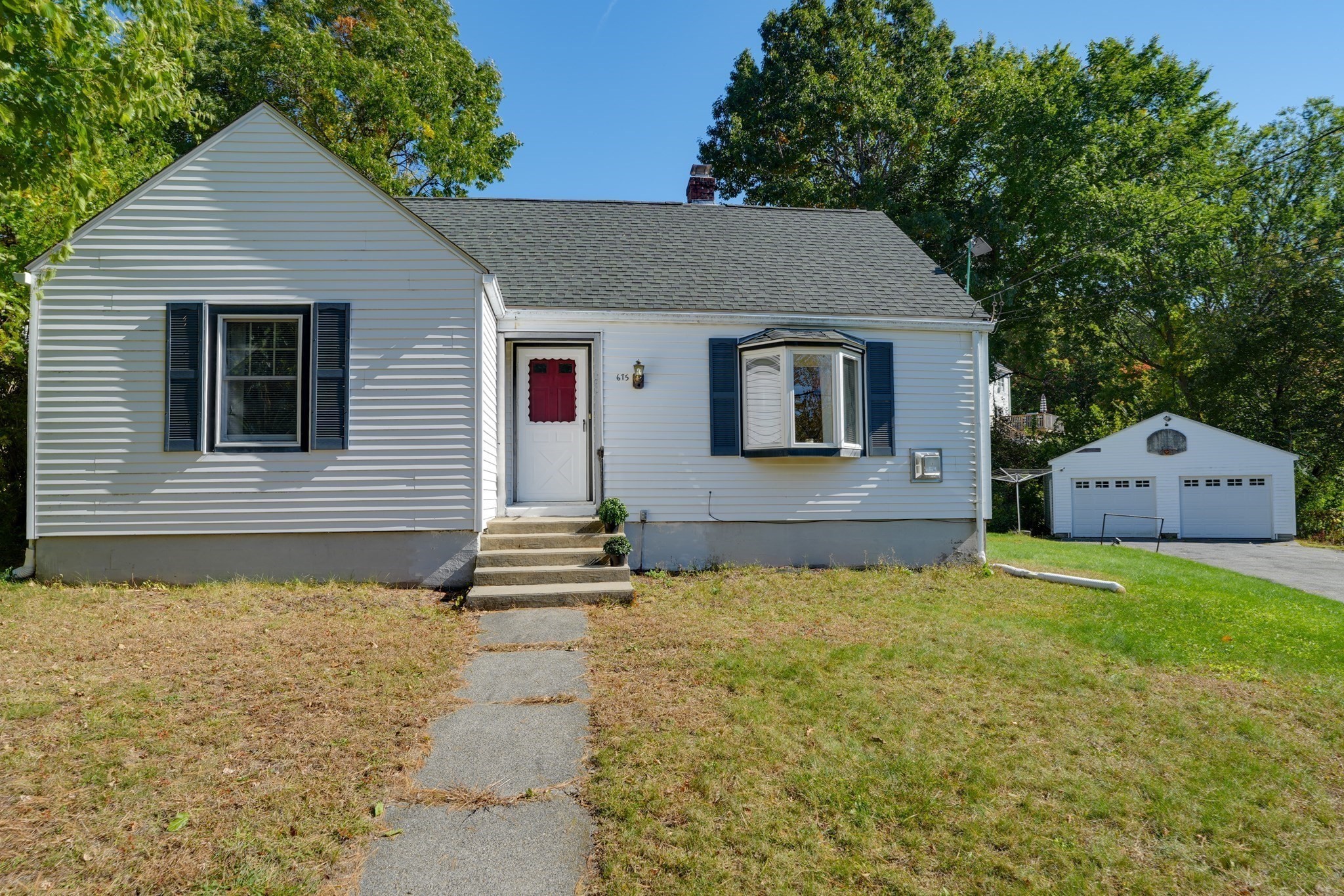675 Burncoat Street Property Photo 19