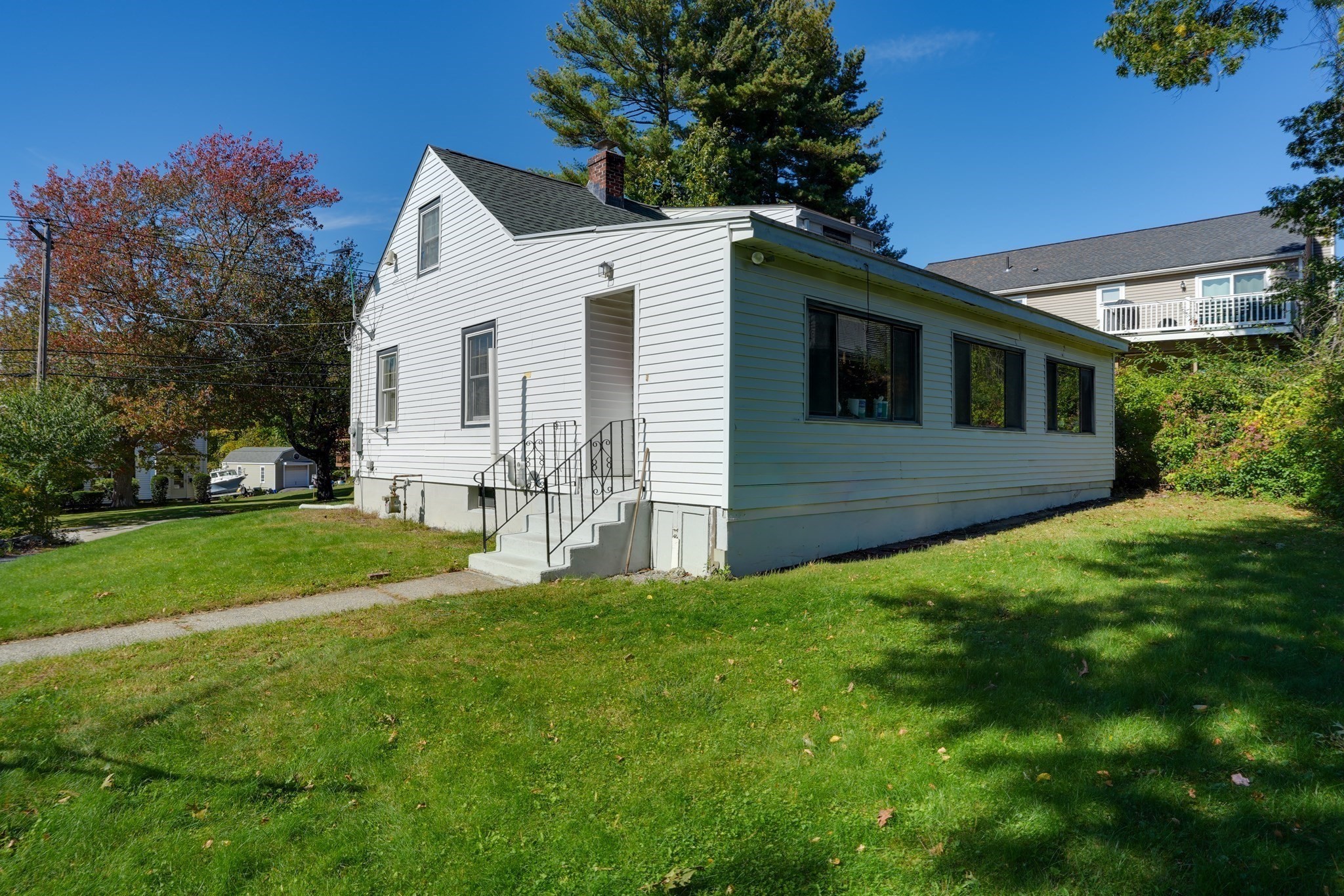 675 Burncoat Street Property Photo 20