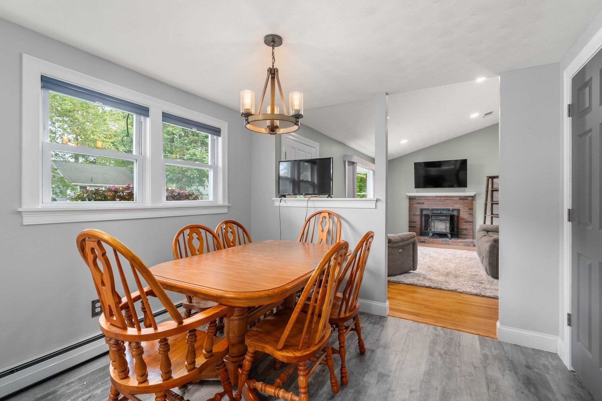 18 Julie Ave Property Photo 9