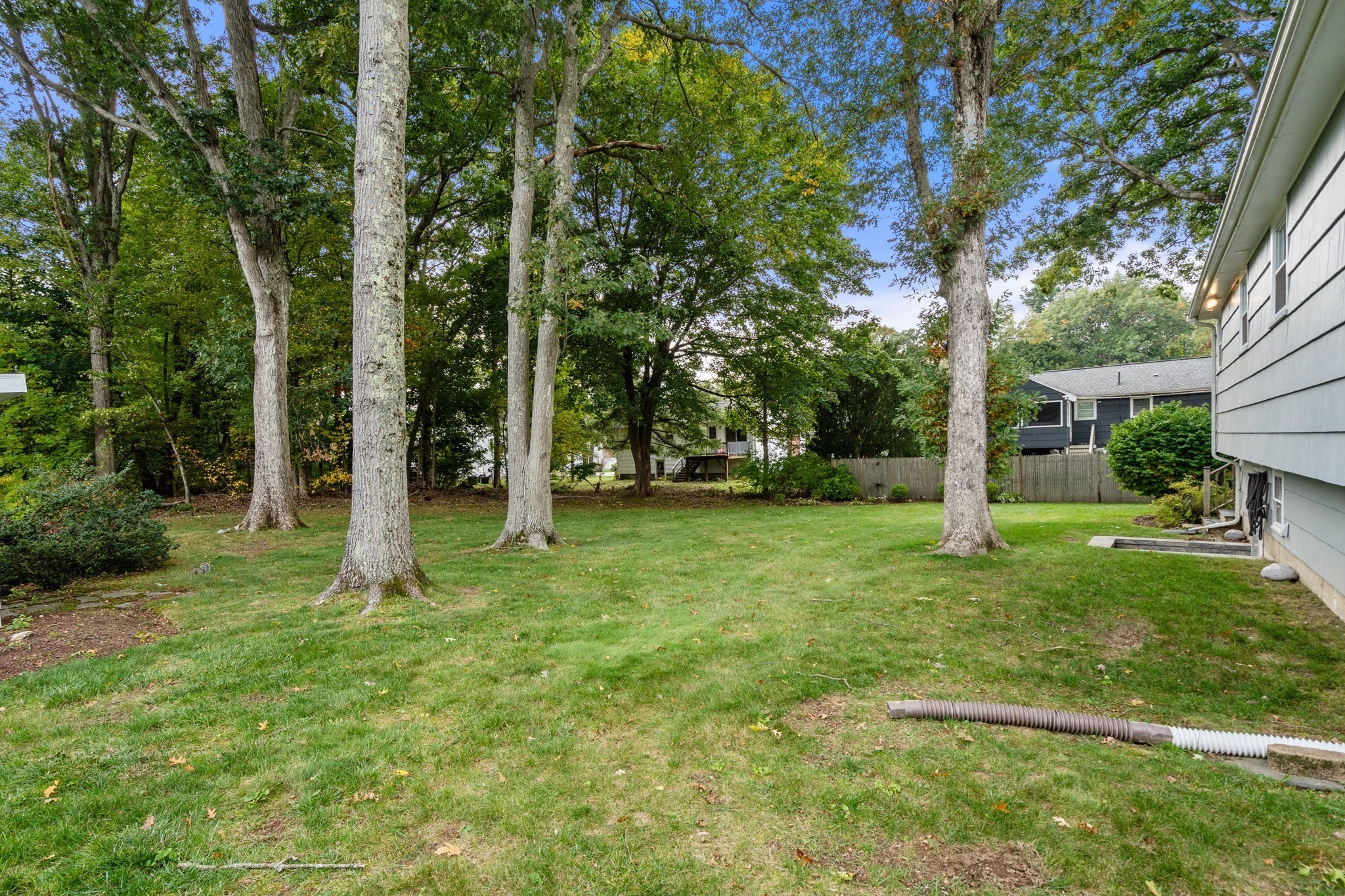 18 Julie Ave Property Photo 22