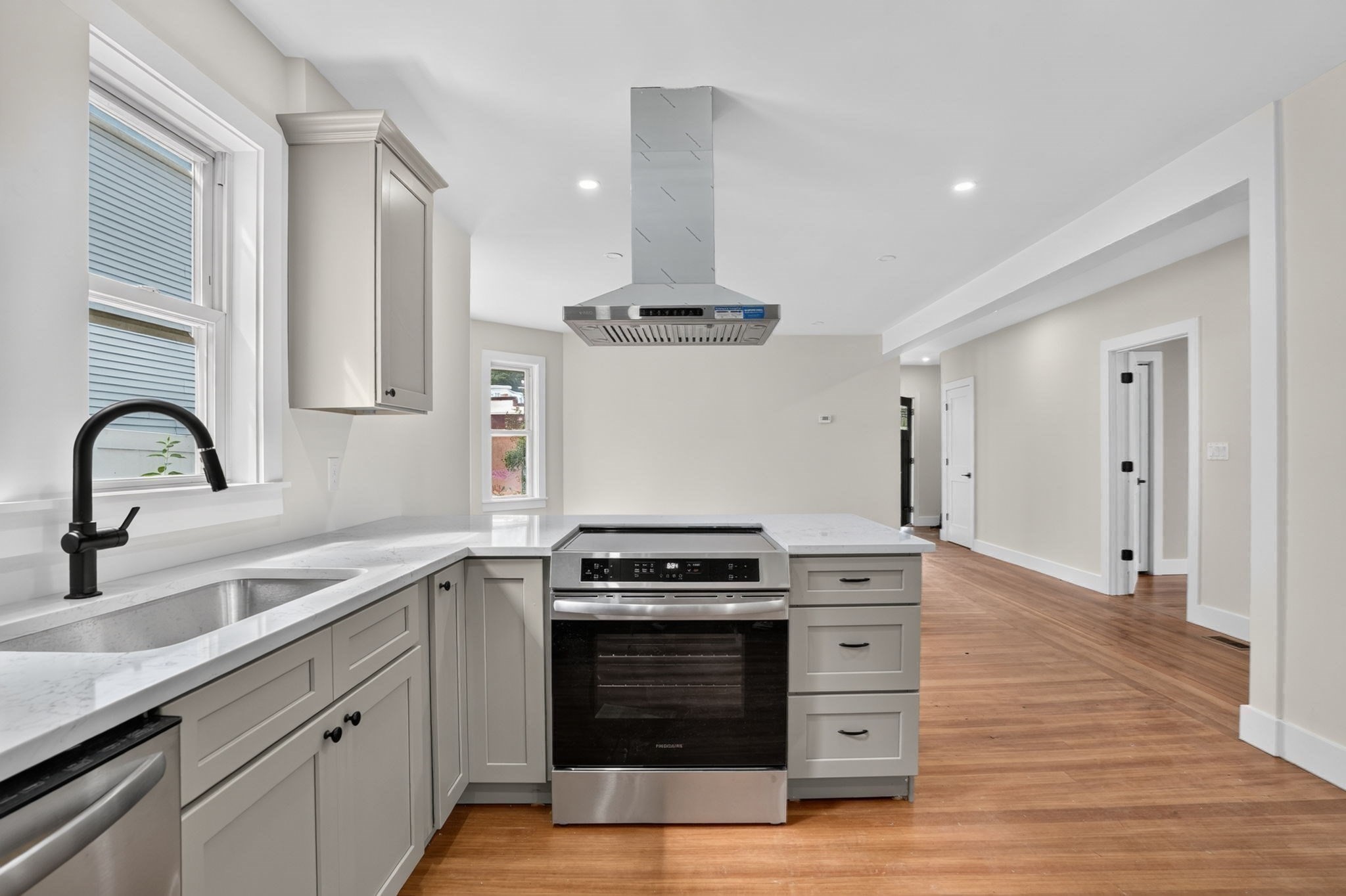 43 Elmdale St # 43 Property Photo 1