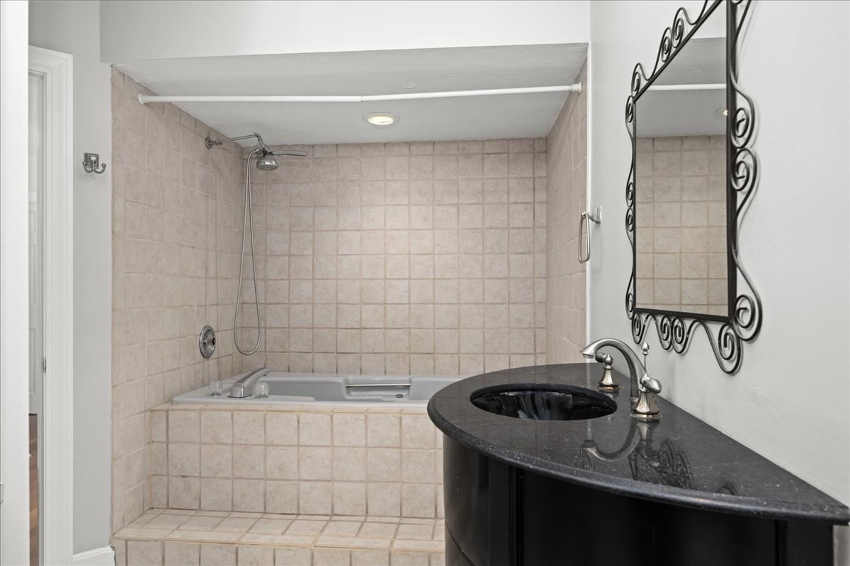 37 Eastern Point Dr # 35 Property Photo 24