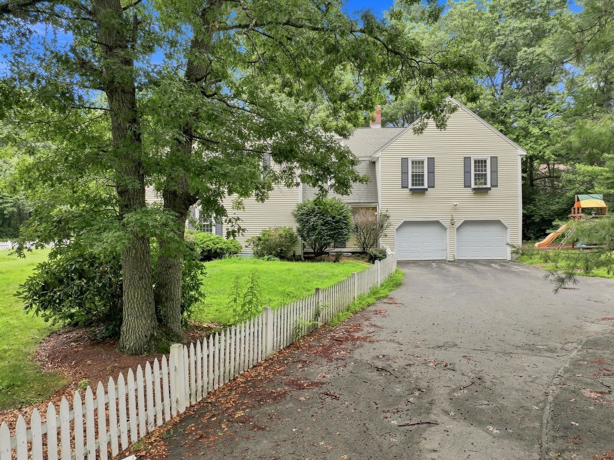 76 Carroll Dr Property Photo 2