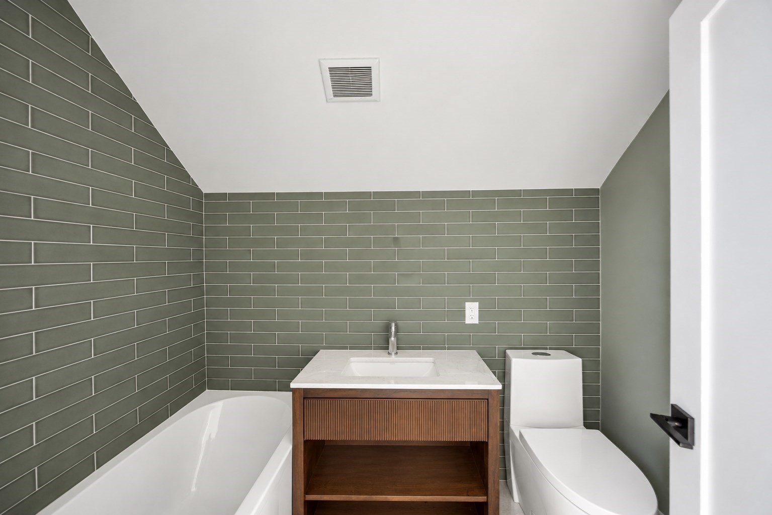 64 Dalby St # 3 Property Photo 4