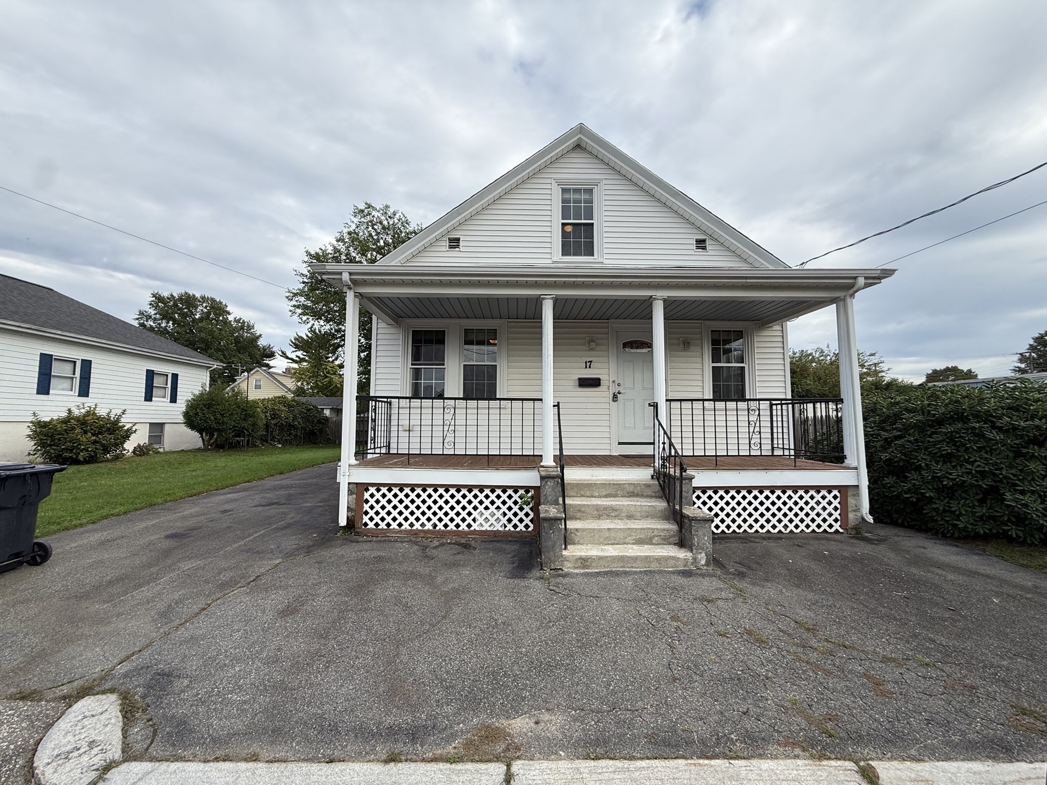 17 Raymond St Property Photo 1