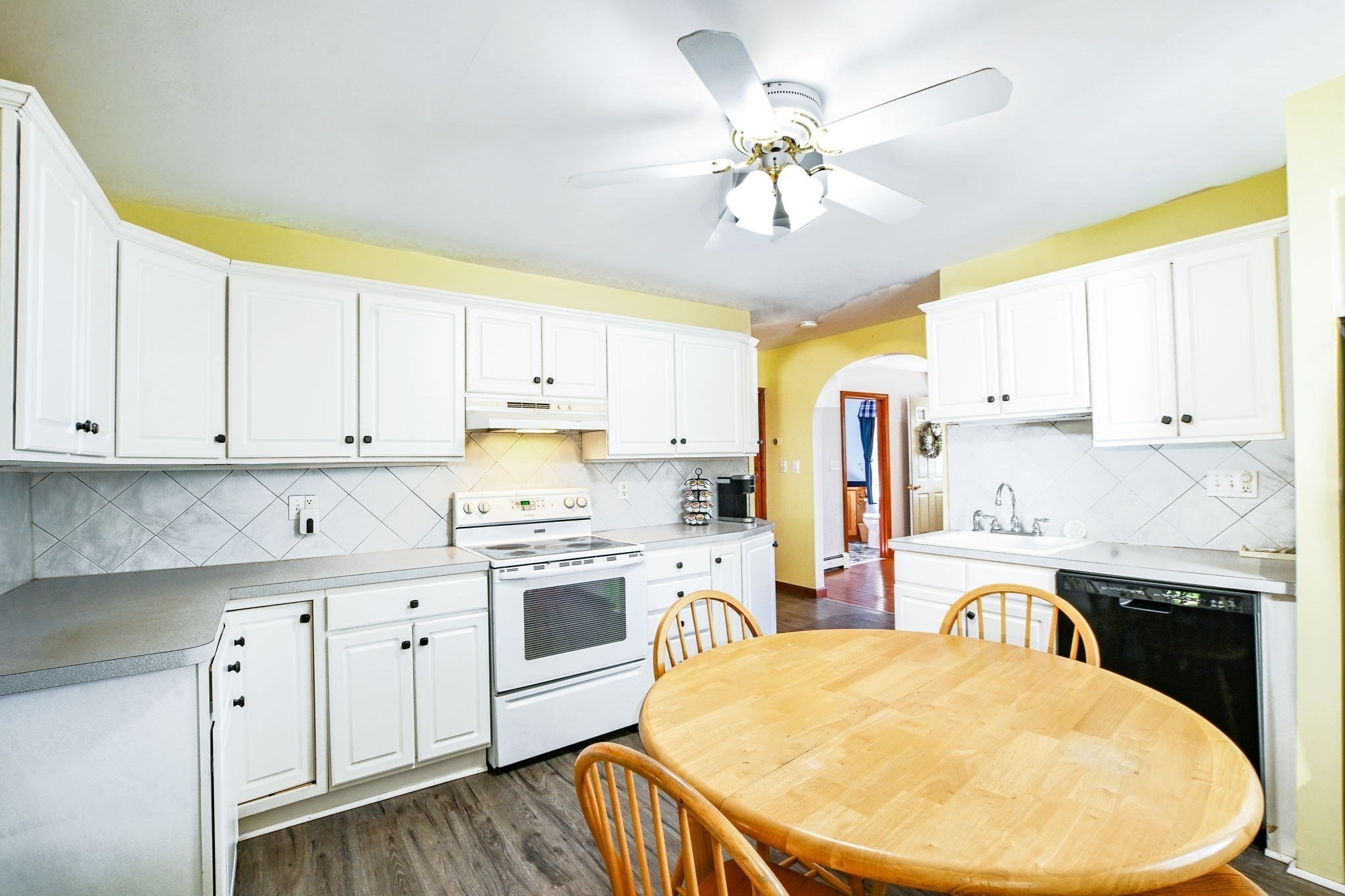 18 Lakeside Ave Property Photo 15