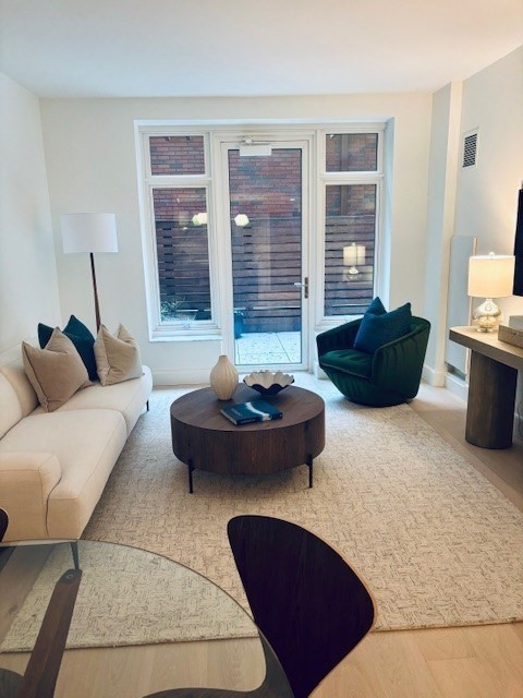 100 Lovejoy Wharf # P Property Photo 4
