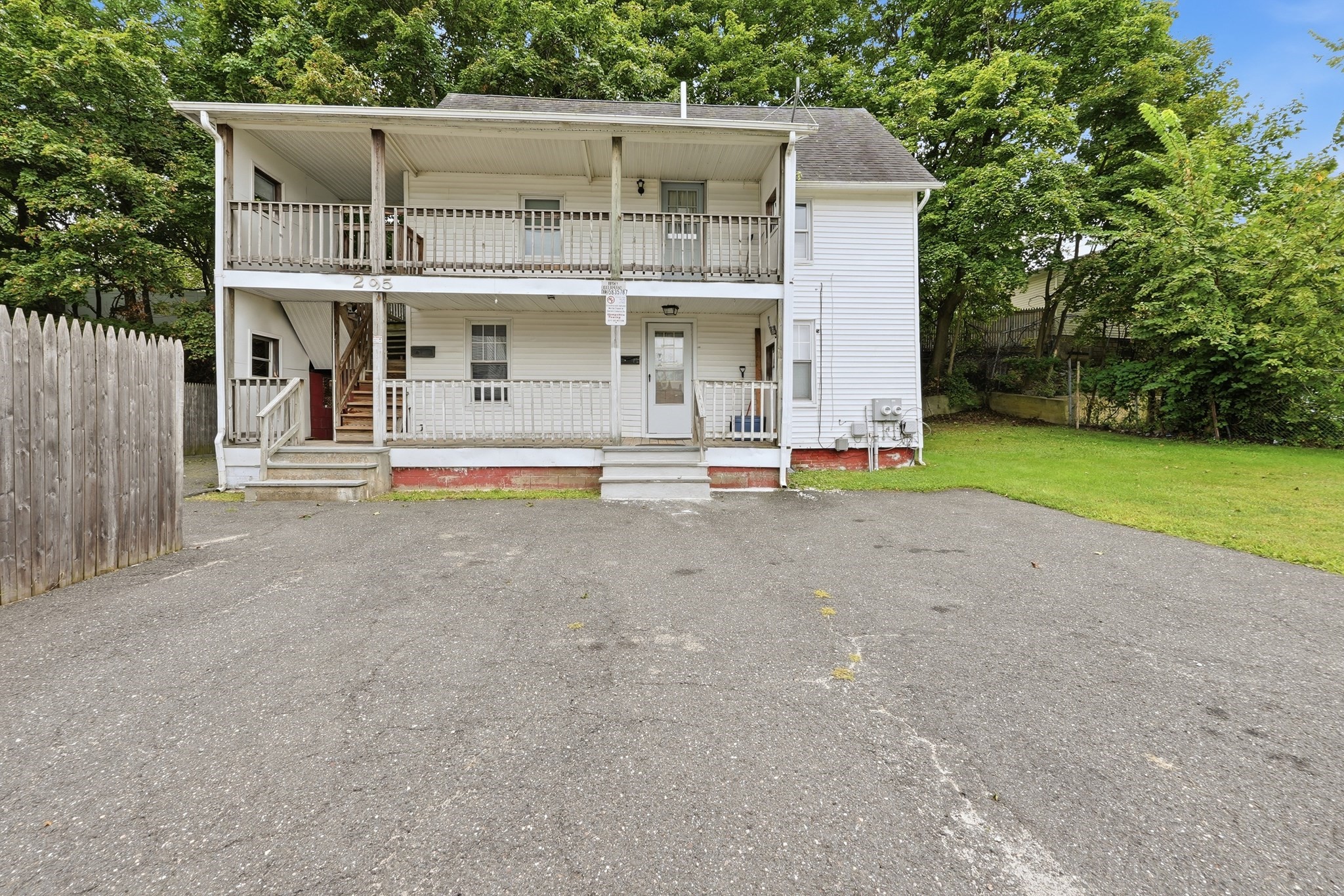 295 Main St Property Photo 2