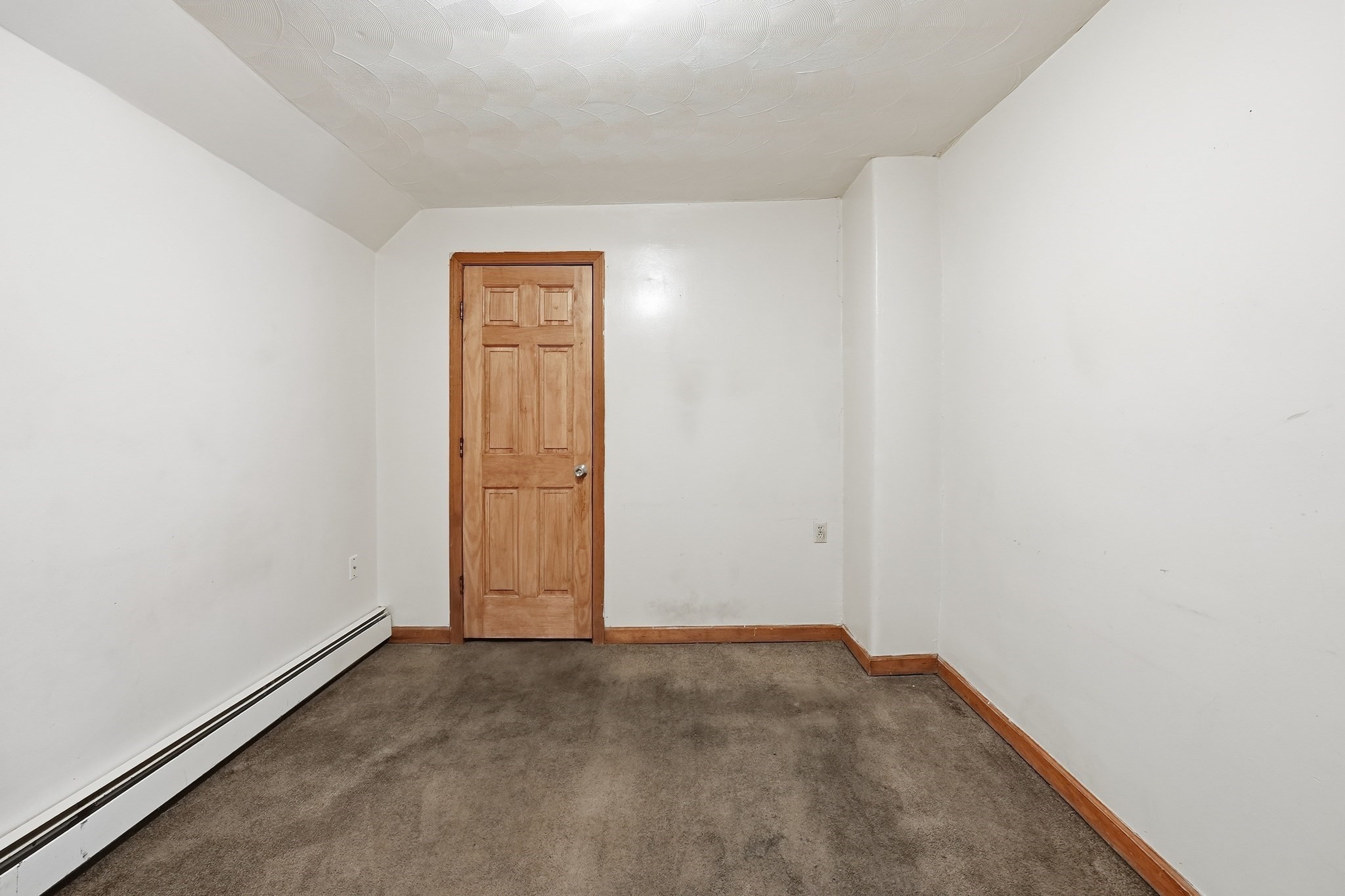 295 Main St Property Photo 5