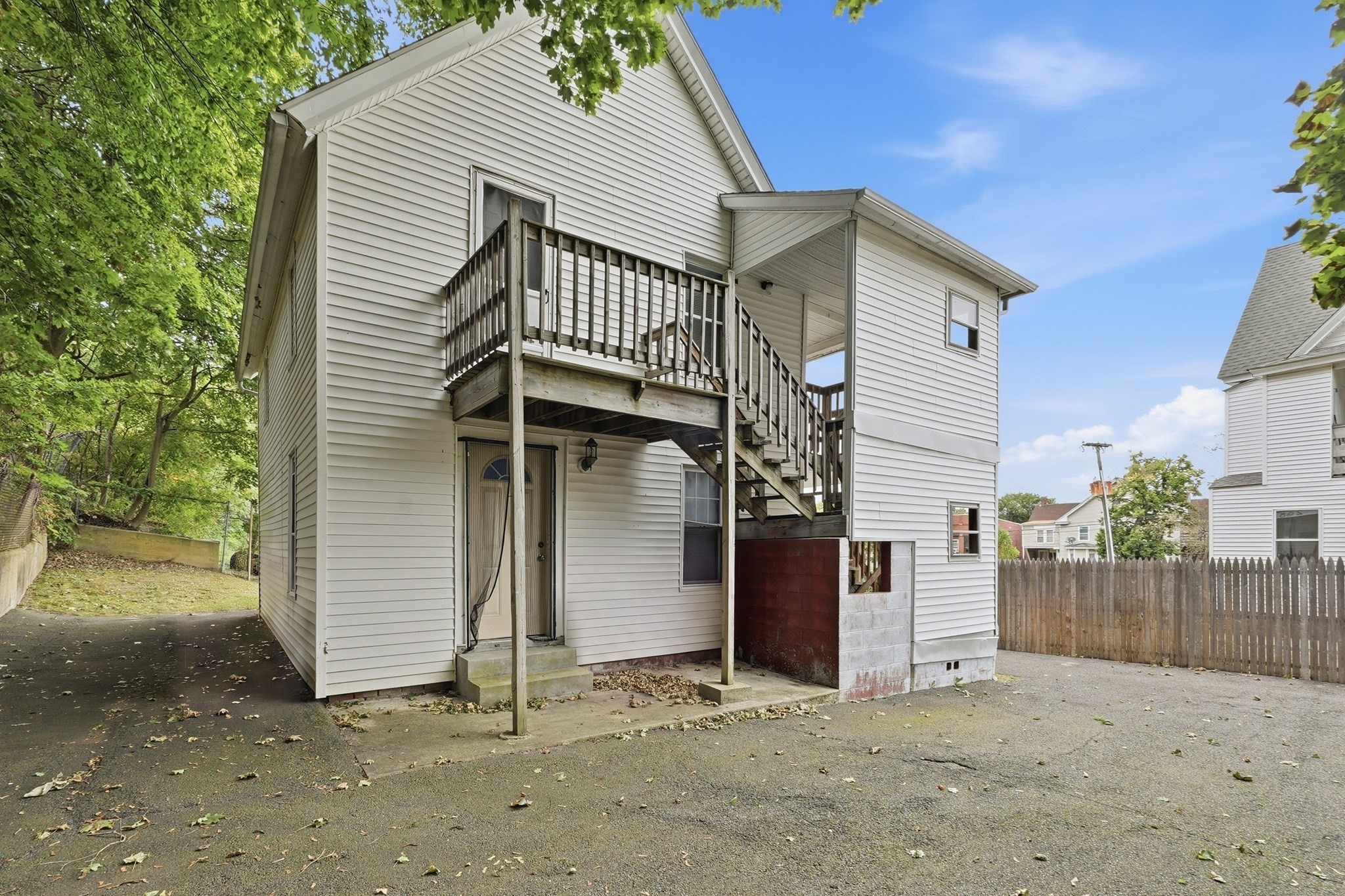 295 Main St Property Photo 10