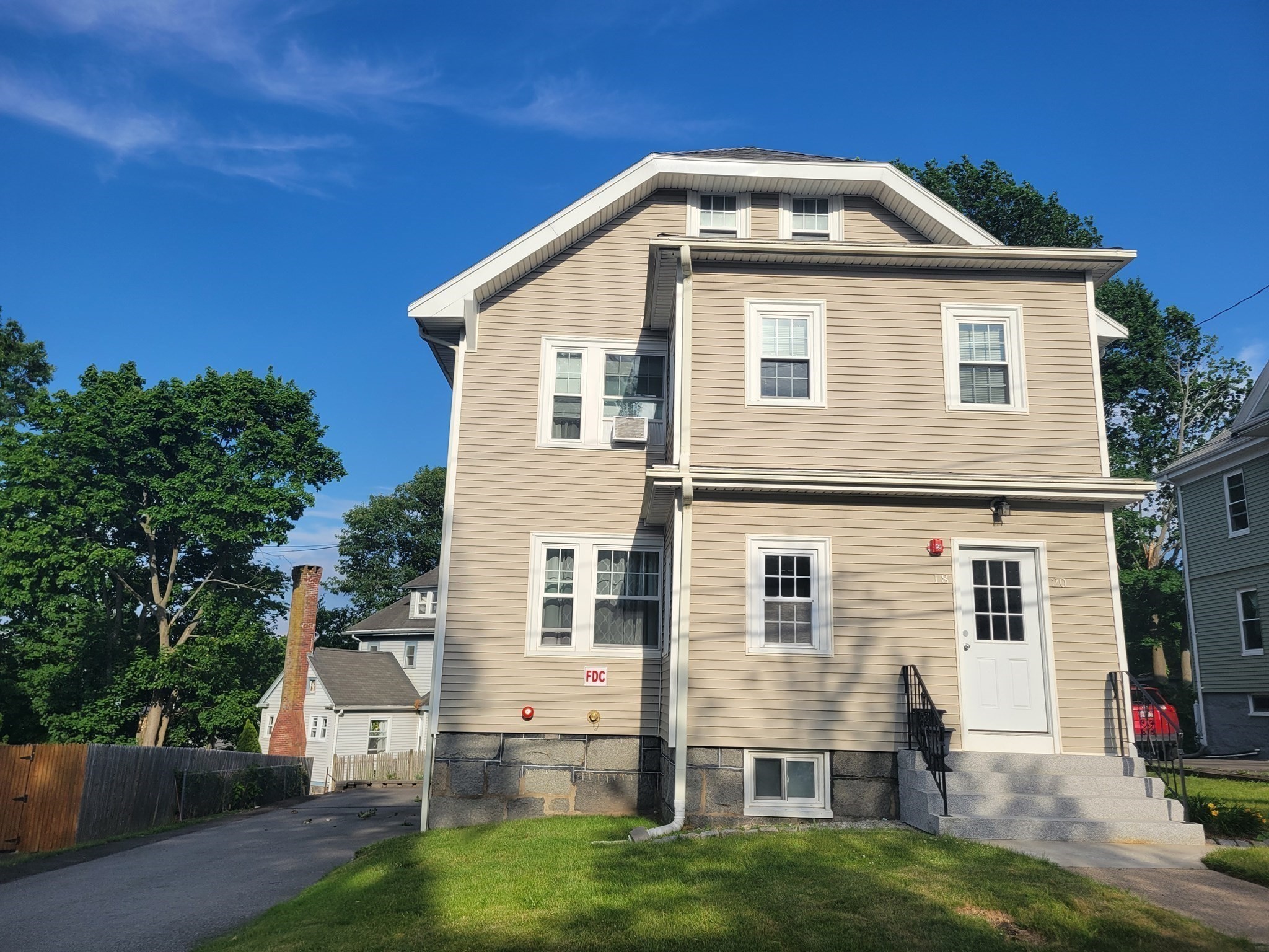 18-20 Roselin Ave # 2 Property Photo 6