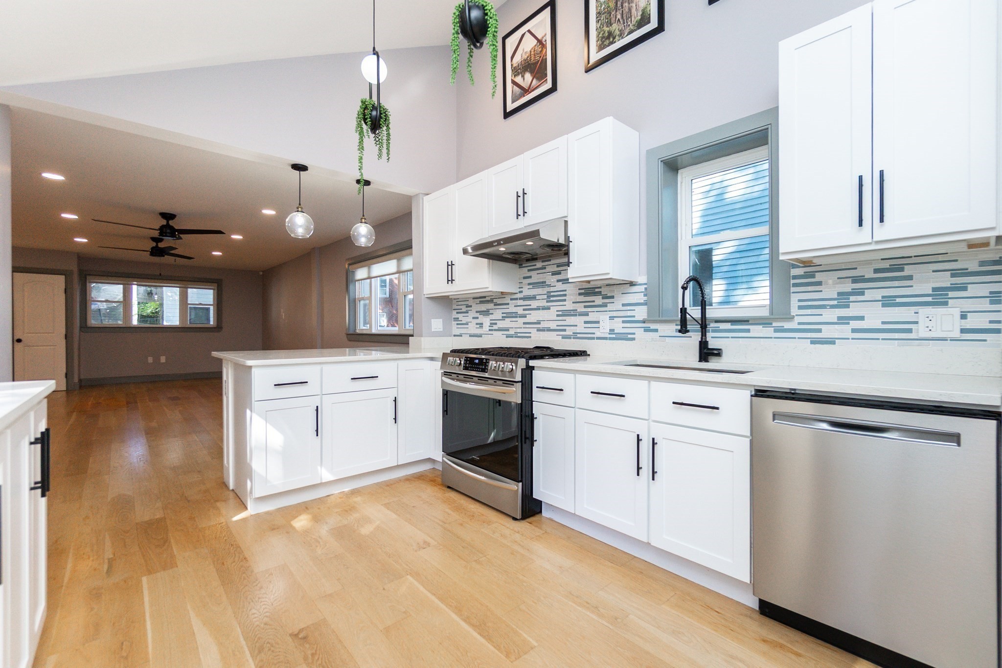 10 Eighth St Property Photo 2