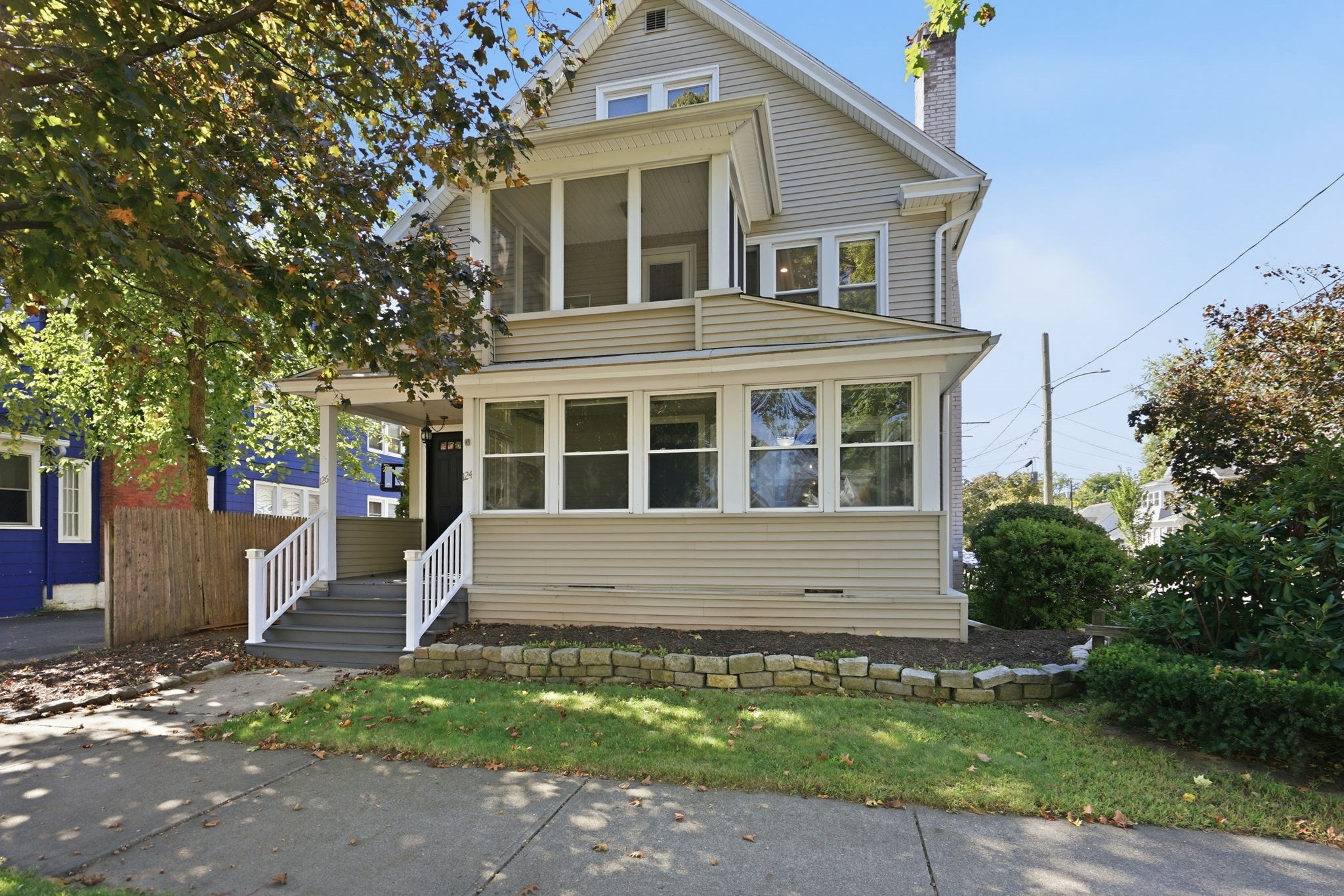 124-126 Woodlawn St Property Photo 2