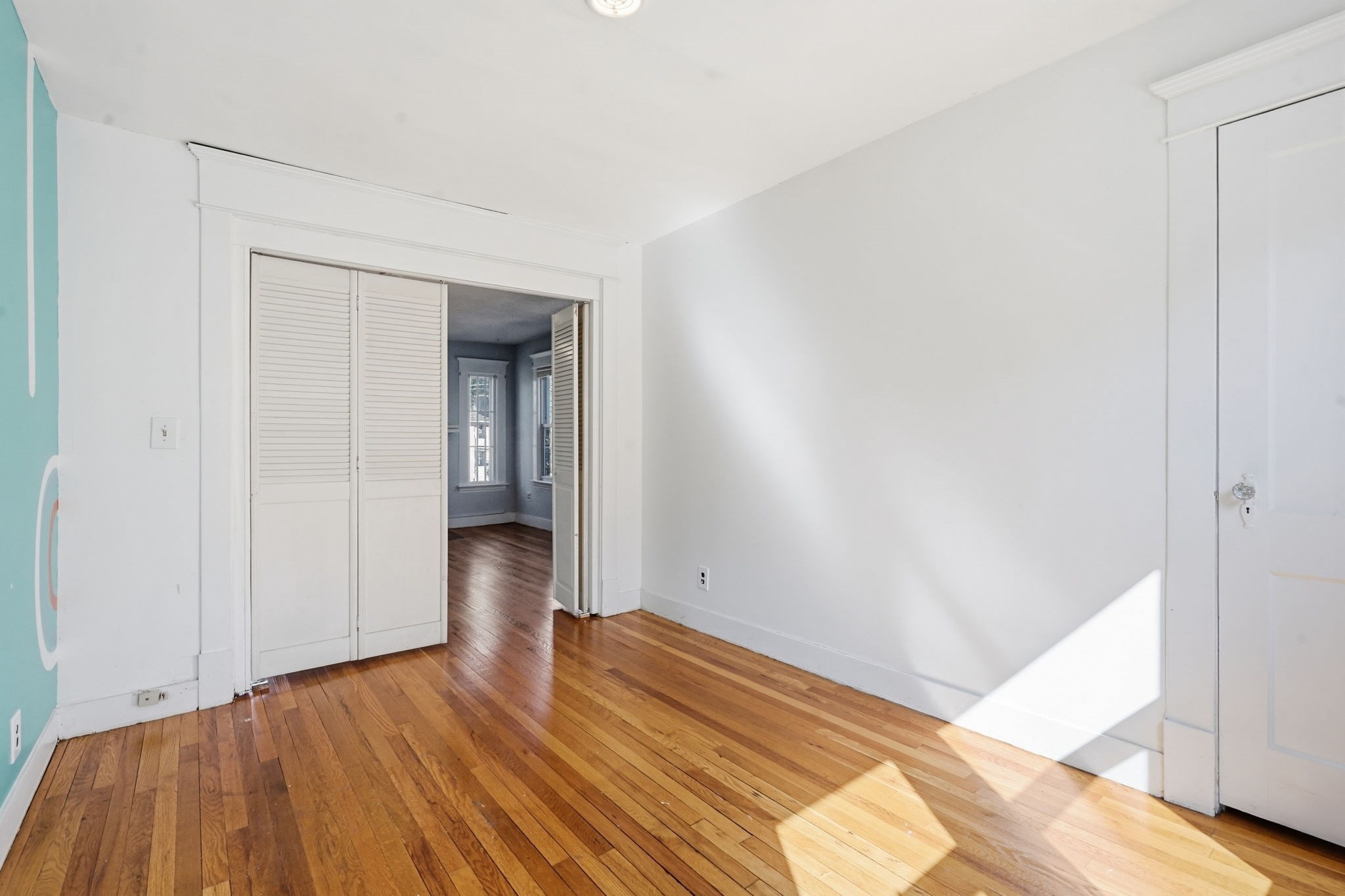 124-126 Woodlawn St Property Photo 32