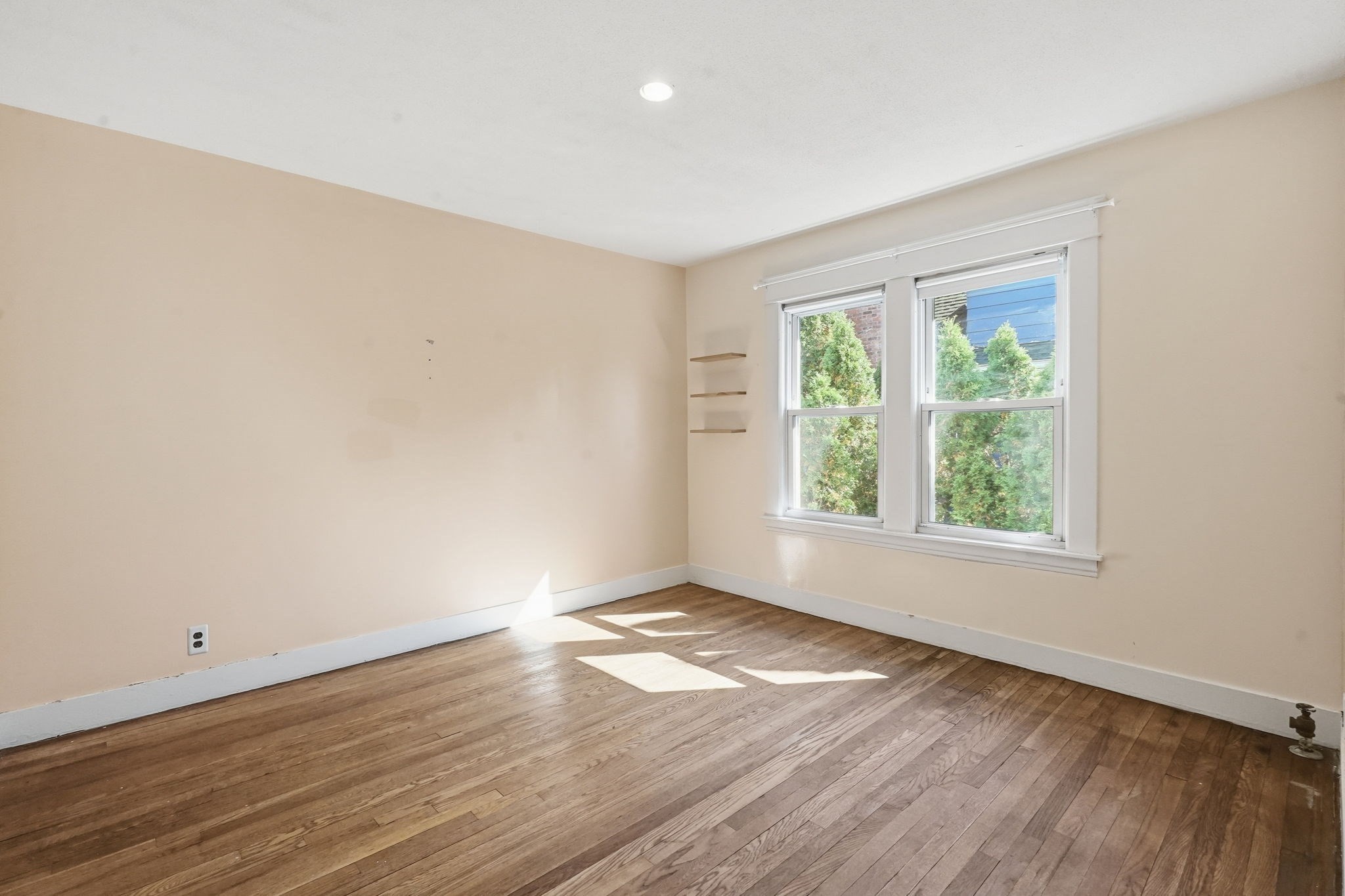 124-126 Woodlawn St Property Photo 34