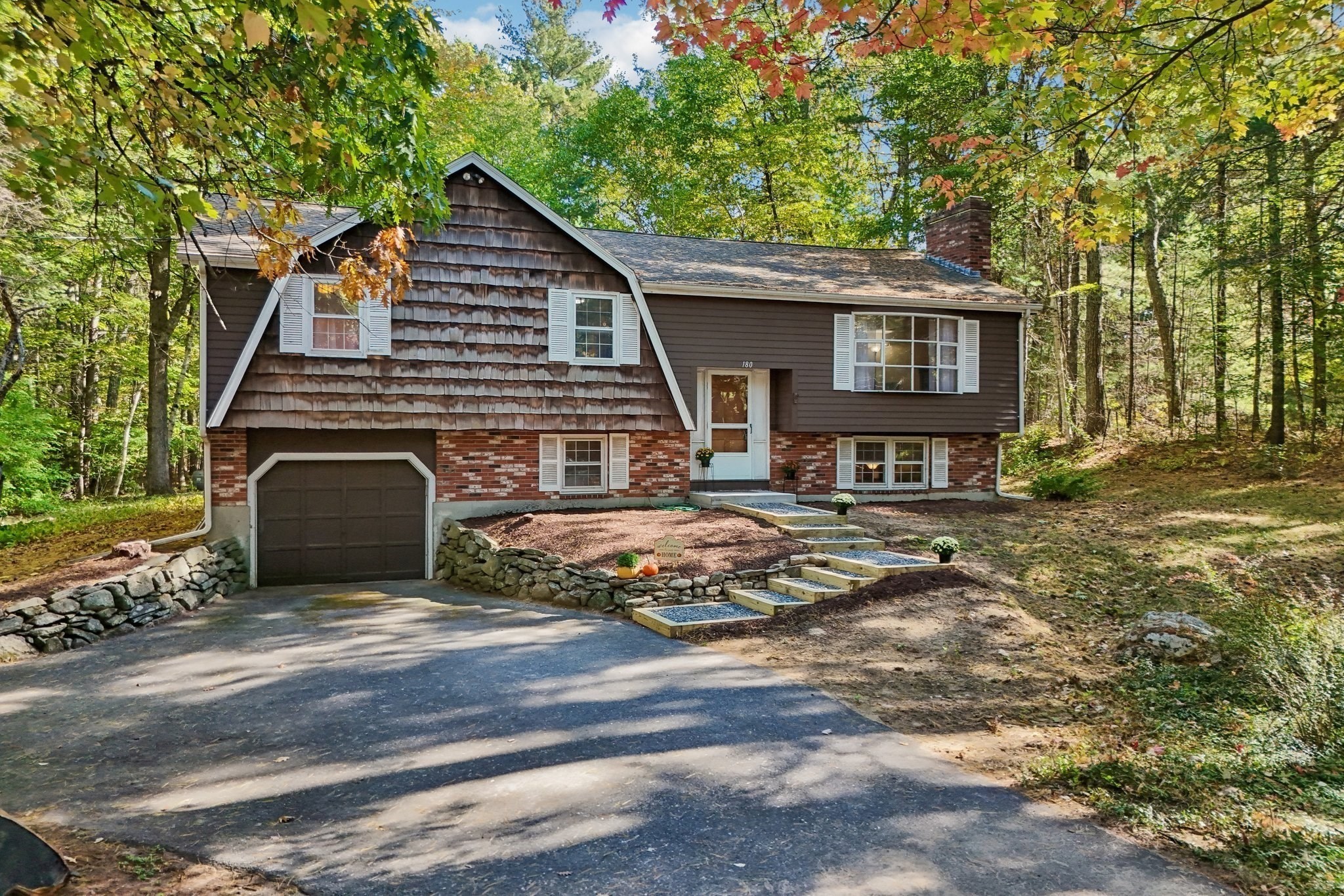 180 Hudson Rd Property Photo 2