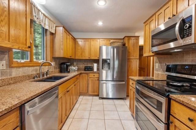 14 Massapoag Way Property Photo 27