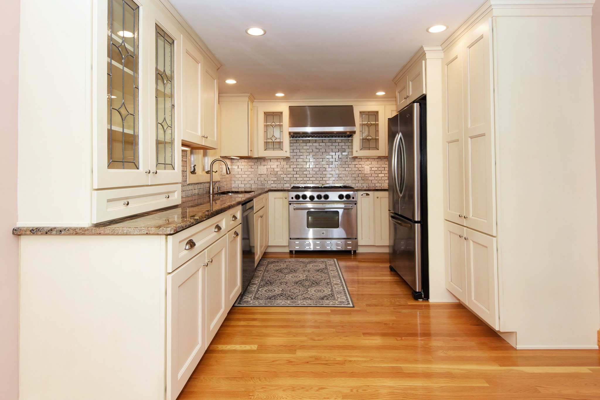 14 Broad St. Property Photo 4