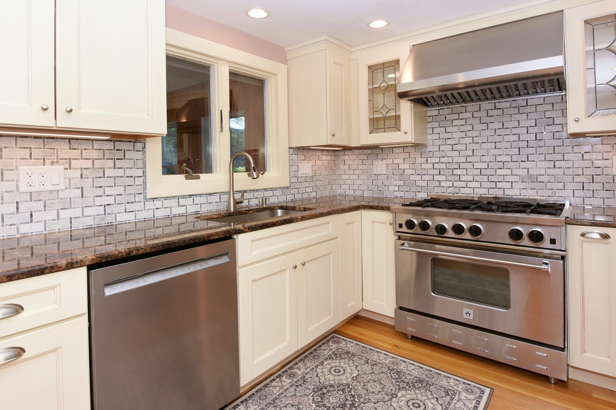 14 Broad St. Property Photo 6