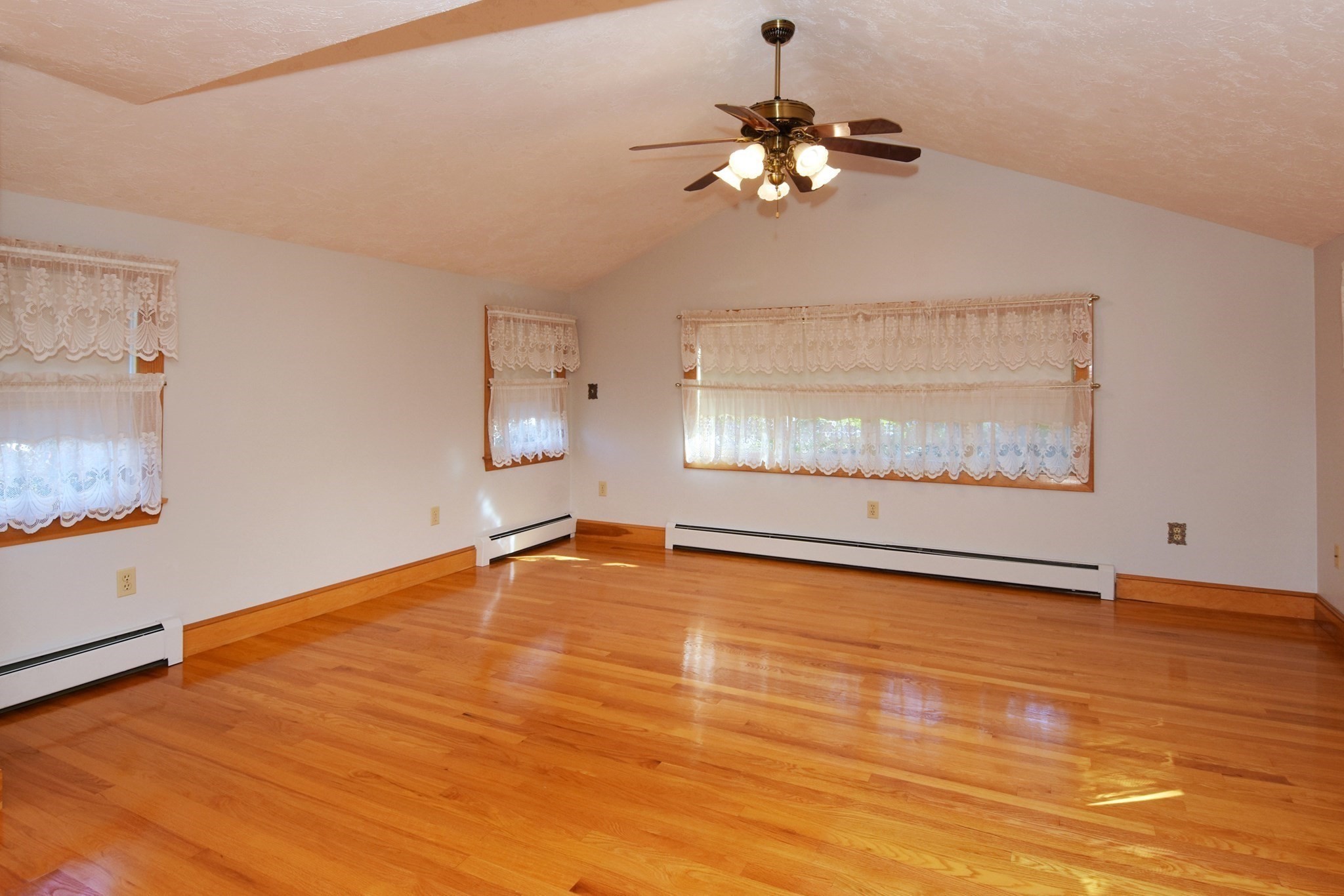 14 Broad St. Property Photo 23