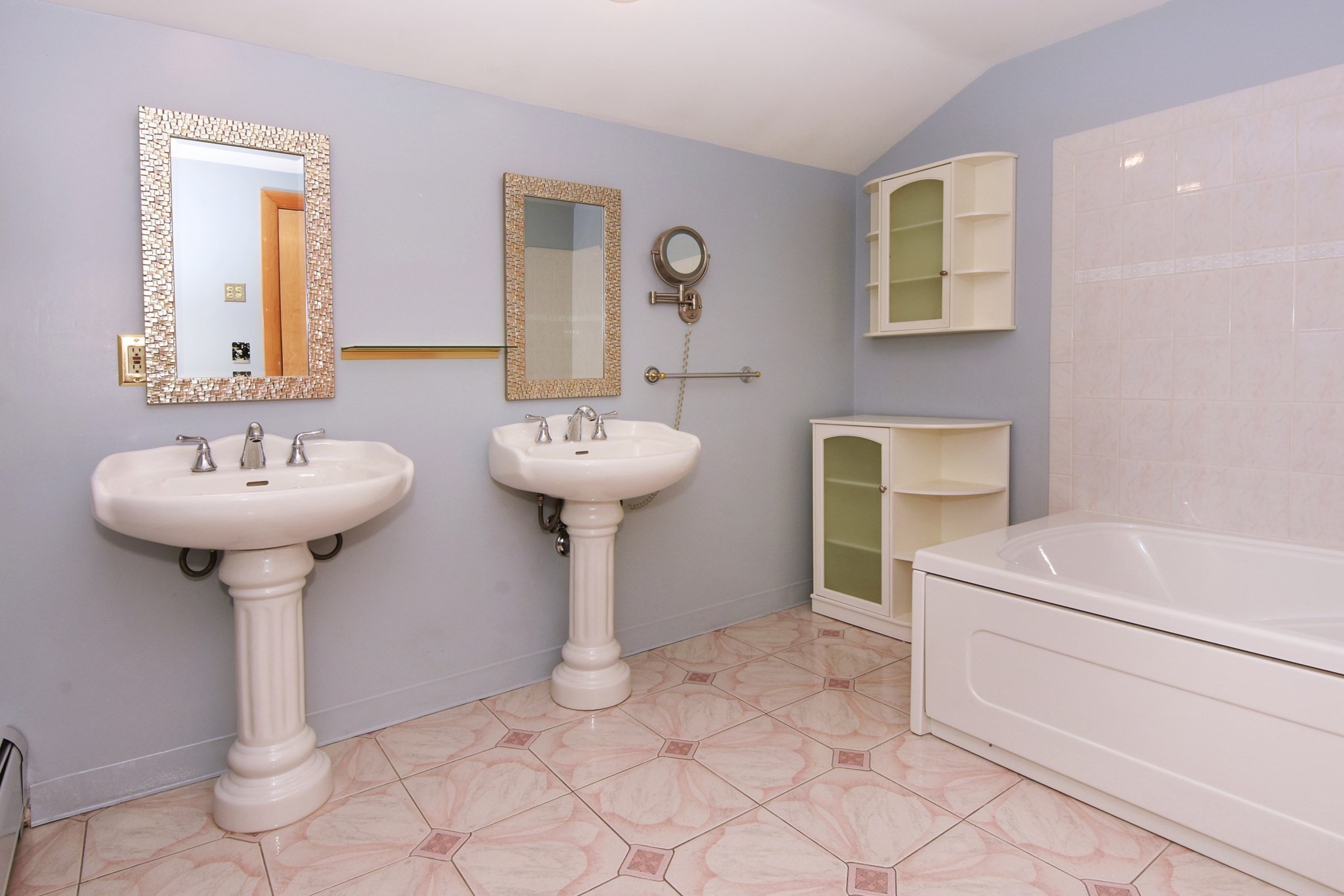 14 Broad St. Property Photo 27