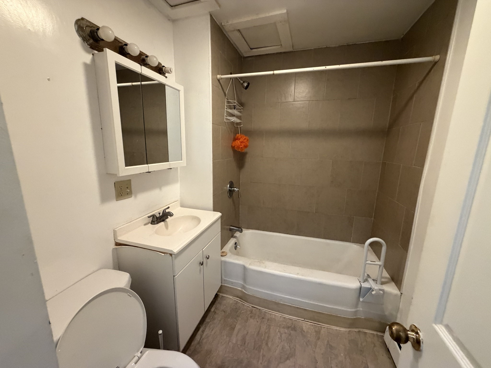 99 Cross St # 2r Property Photo 7