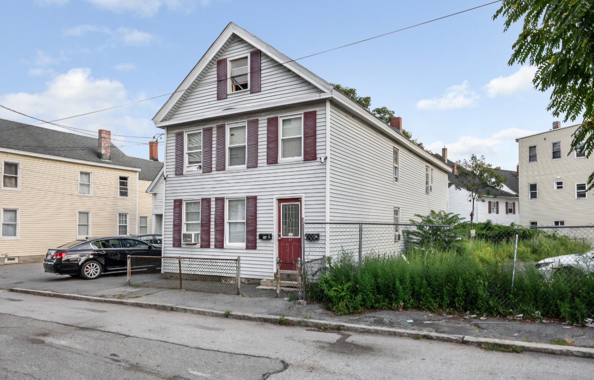 17 Auburn St Property Photo 1