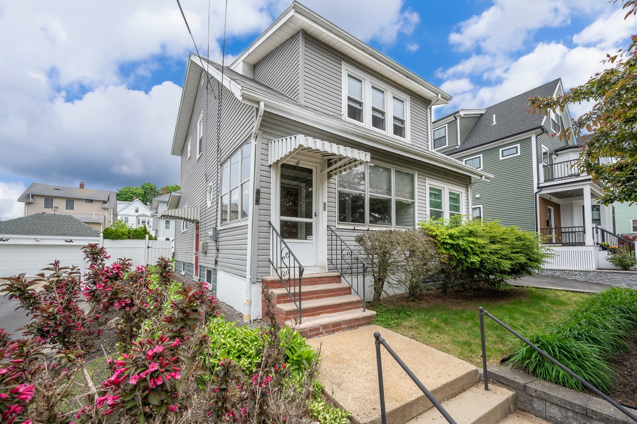 32 Burget Ave Property Photo 1