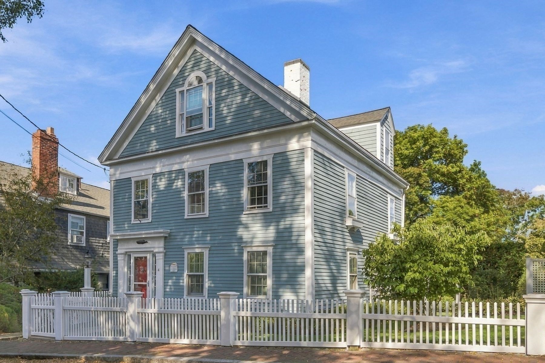 4 Washington Square Property Photo 1