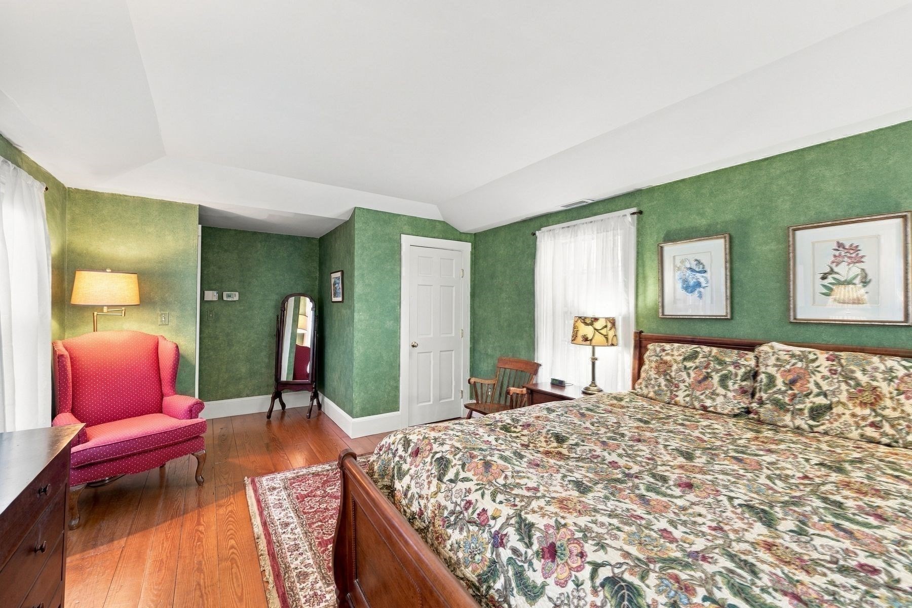 4 Washington Square Property Photo 23