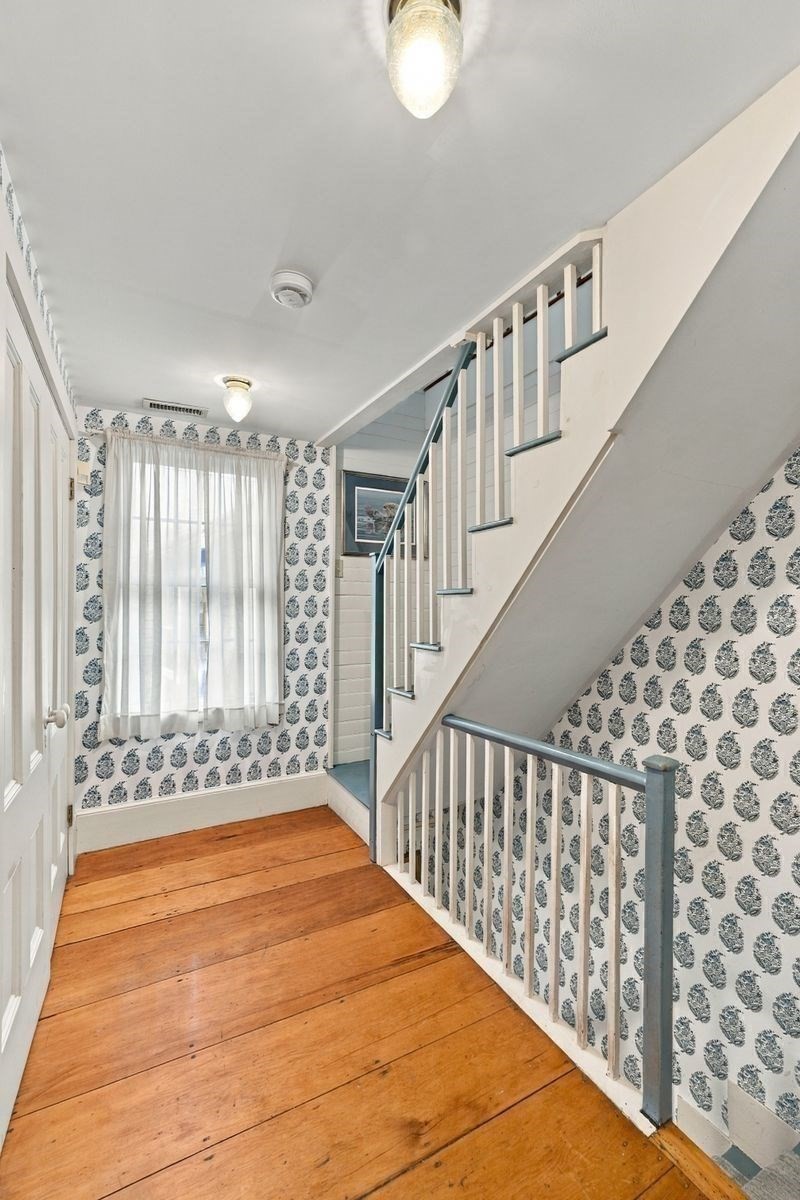 4 Washington Square Property Photo 25
