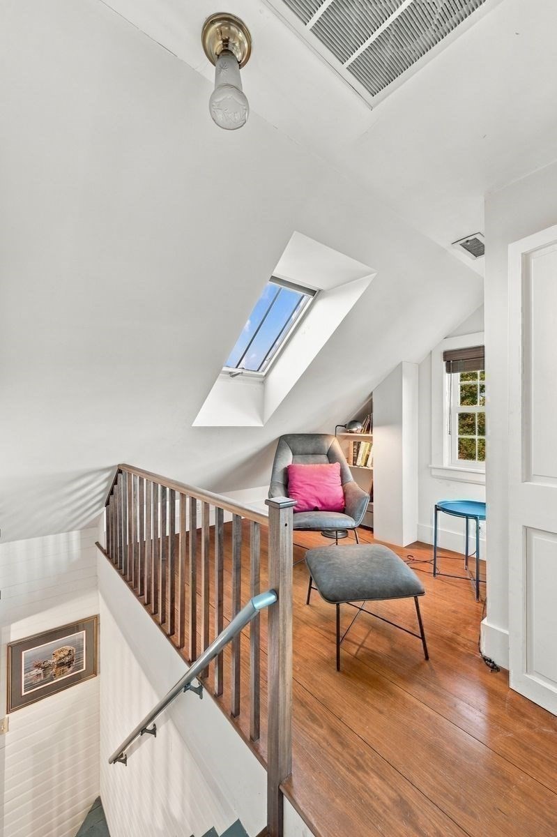 4 Washington Square Property Photo 26