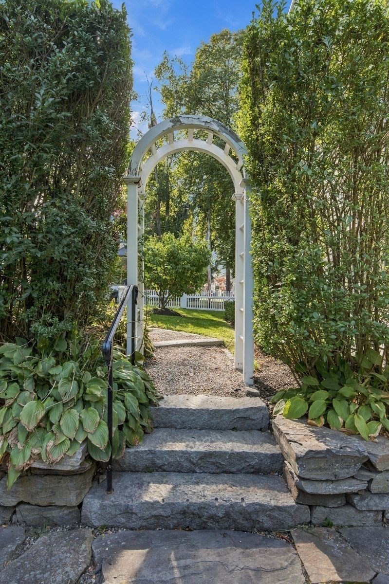 4 Washington Square Property Photo 32