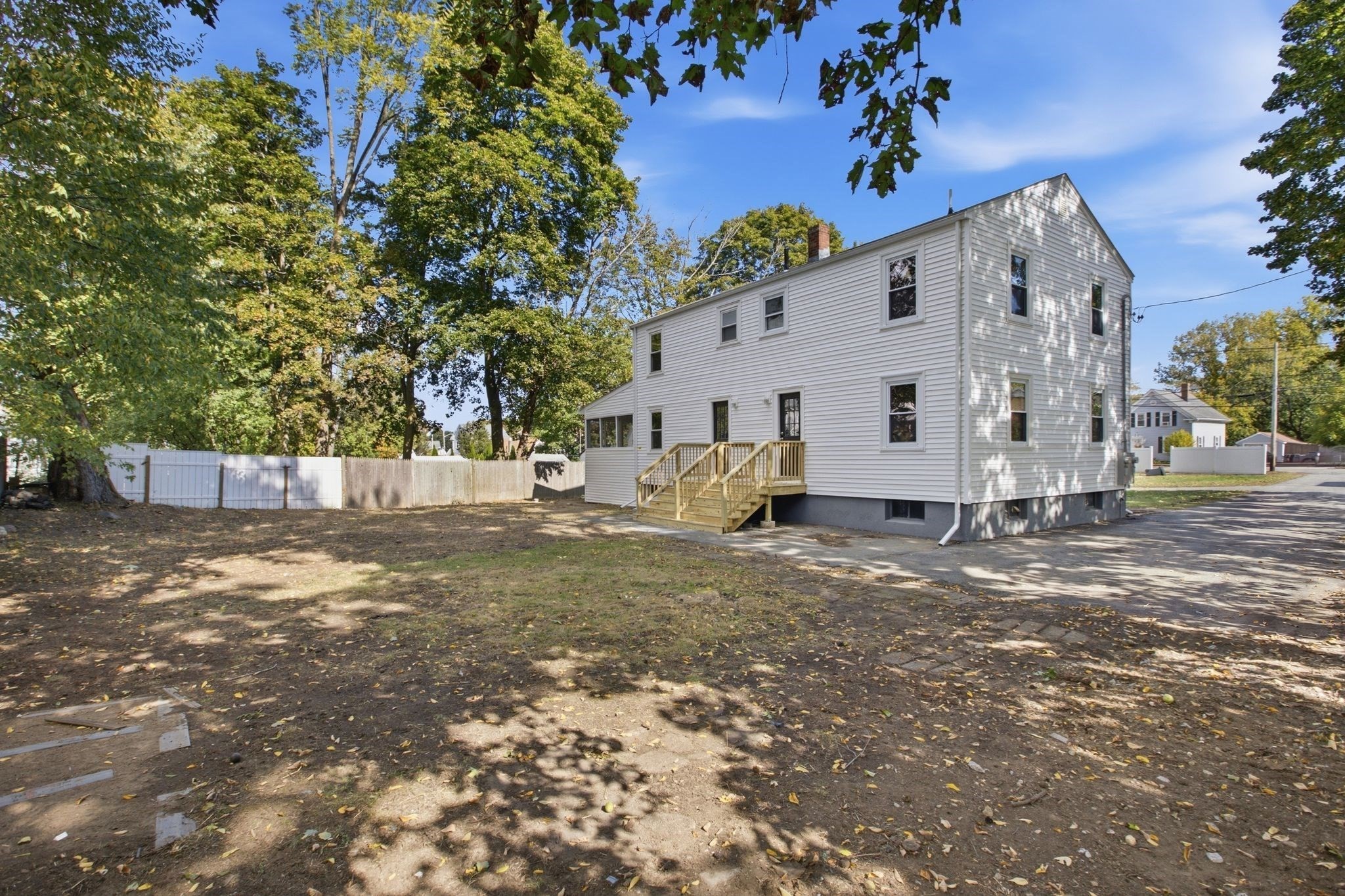 25 Lynn St # B Property Photo 18
